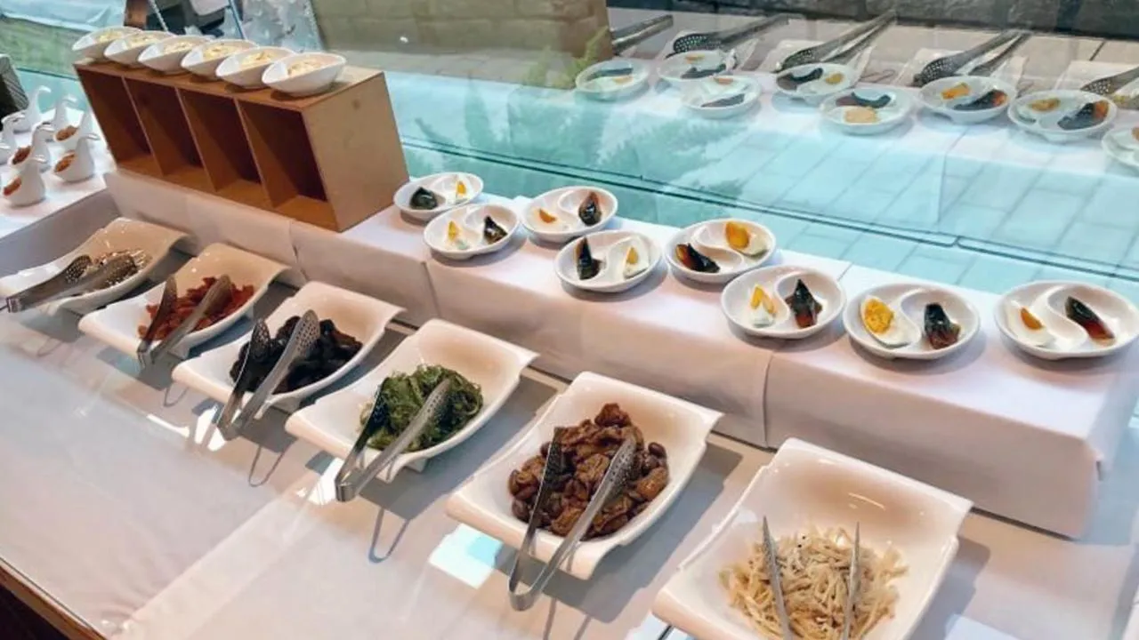 Restaurant/places to eat in All-Ur Boutique Motel - KaoHsiung Branch