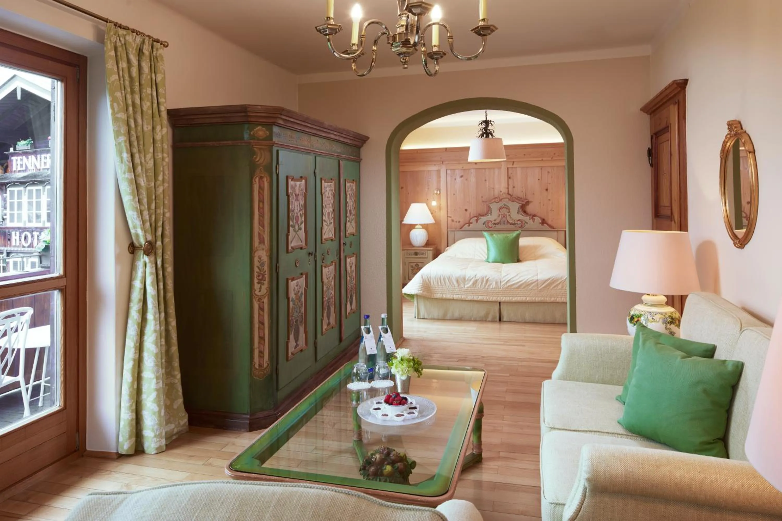 Living room, Bed in Relais & Châteaux Hotel Tennerhof