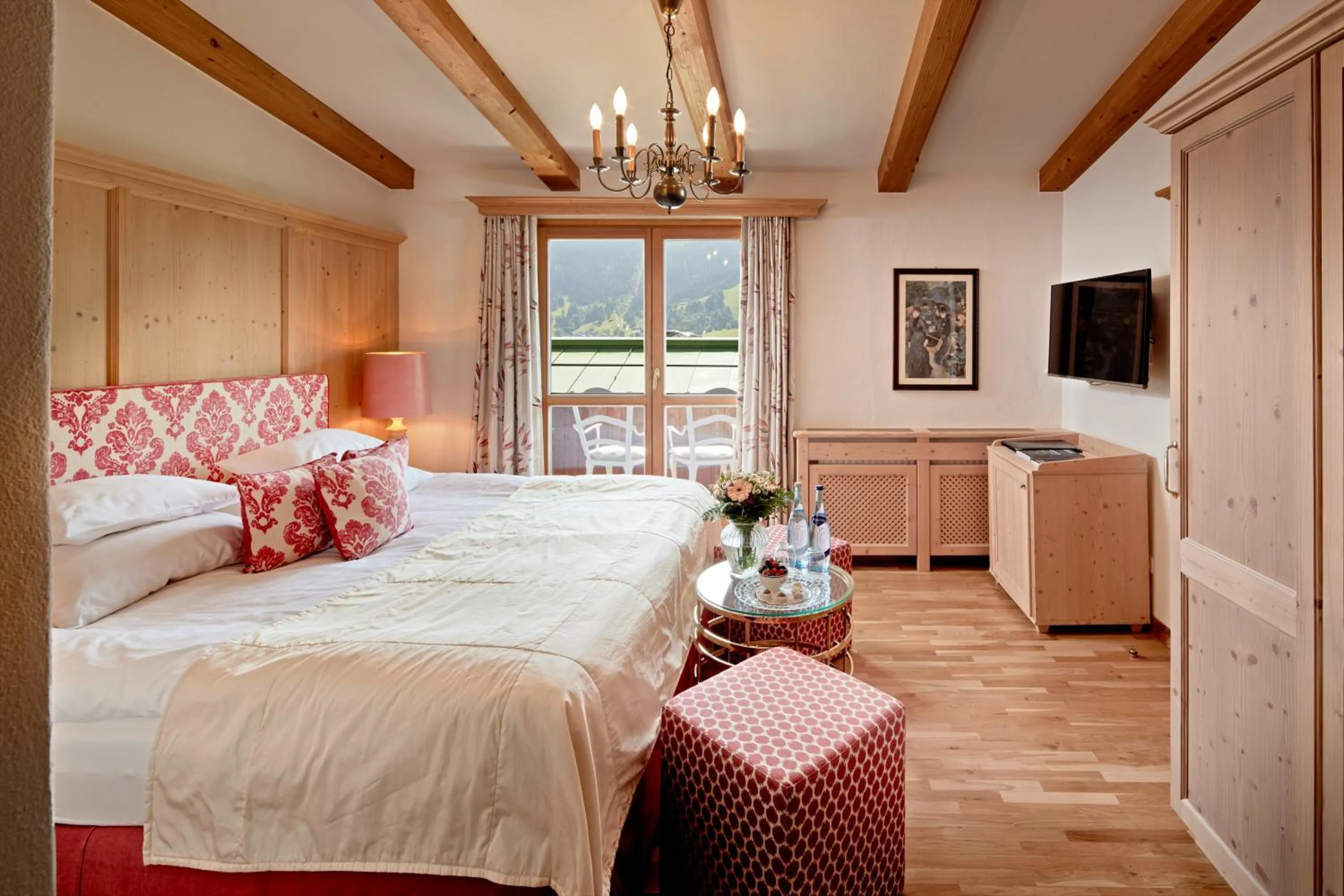 Bed in Relais & Châteaux Hotel Tennerhof