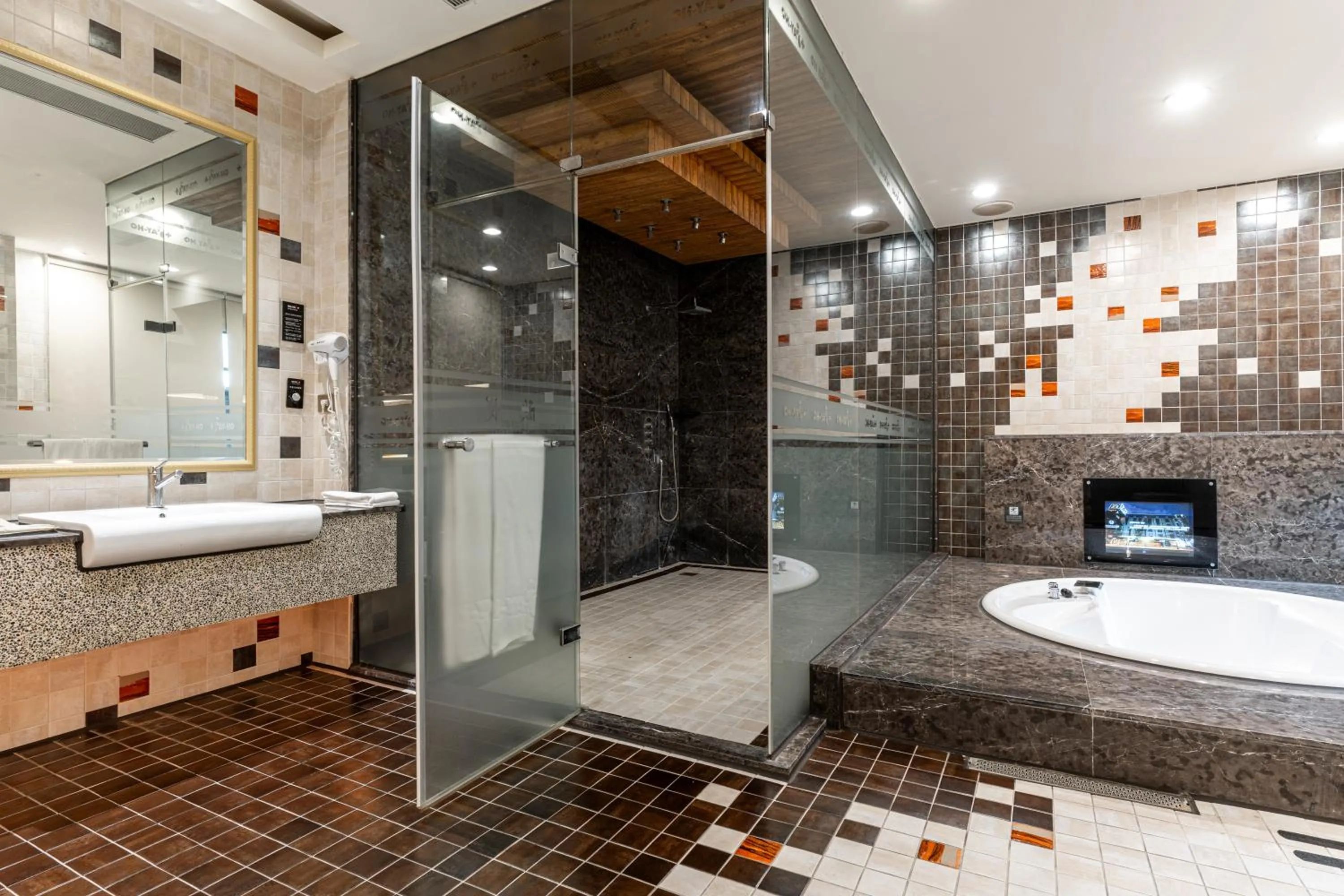 Shower in OHYA Chain Boutique Motel-Yongkang