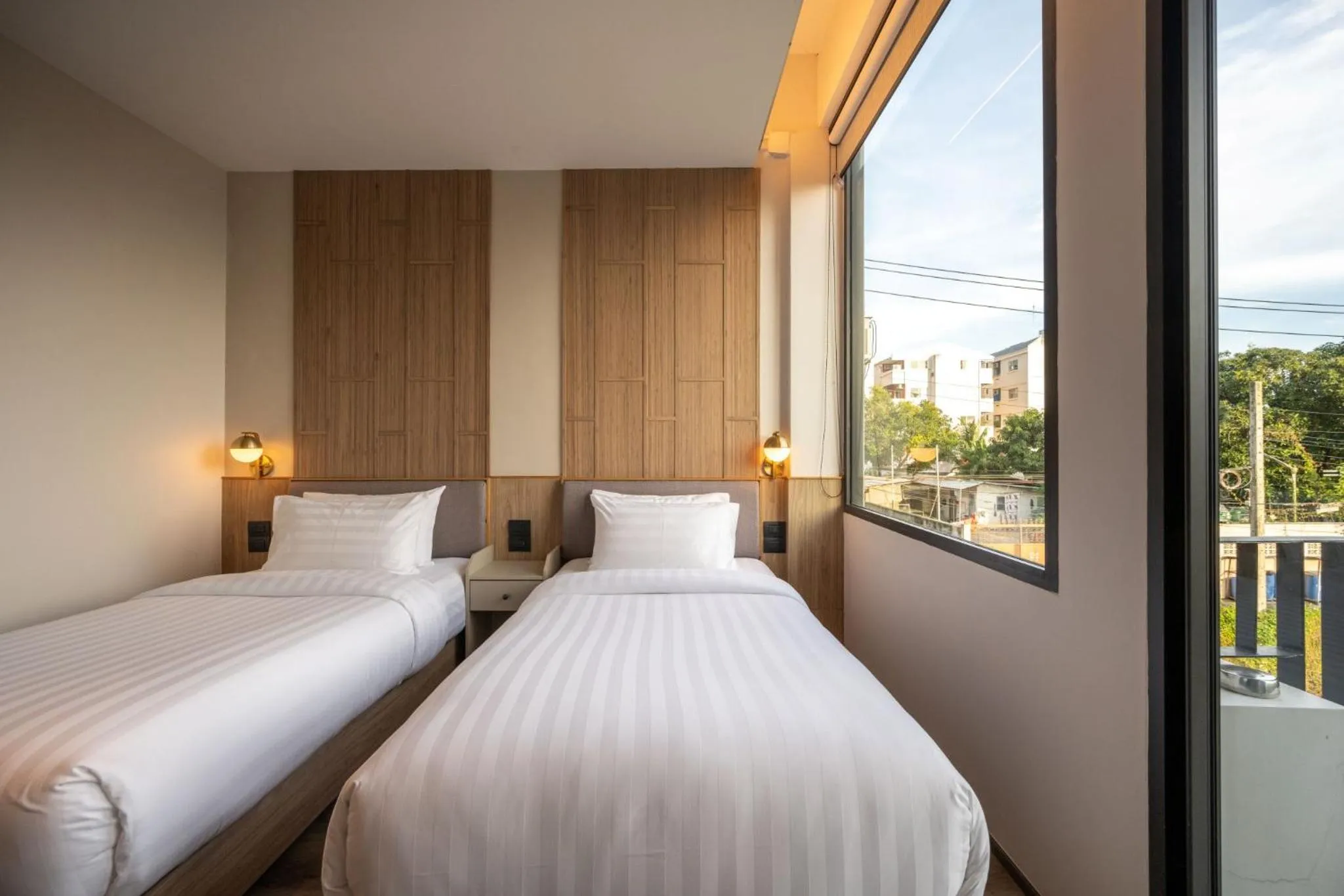 Bed in SHAN Villas Sukhumvit