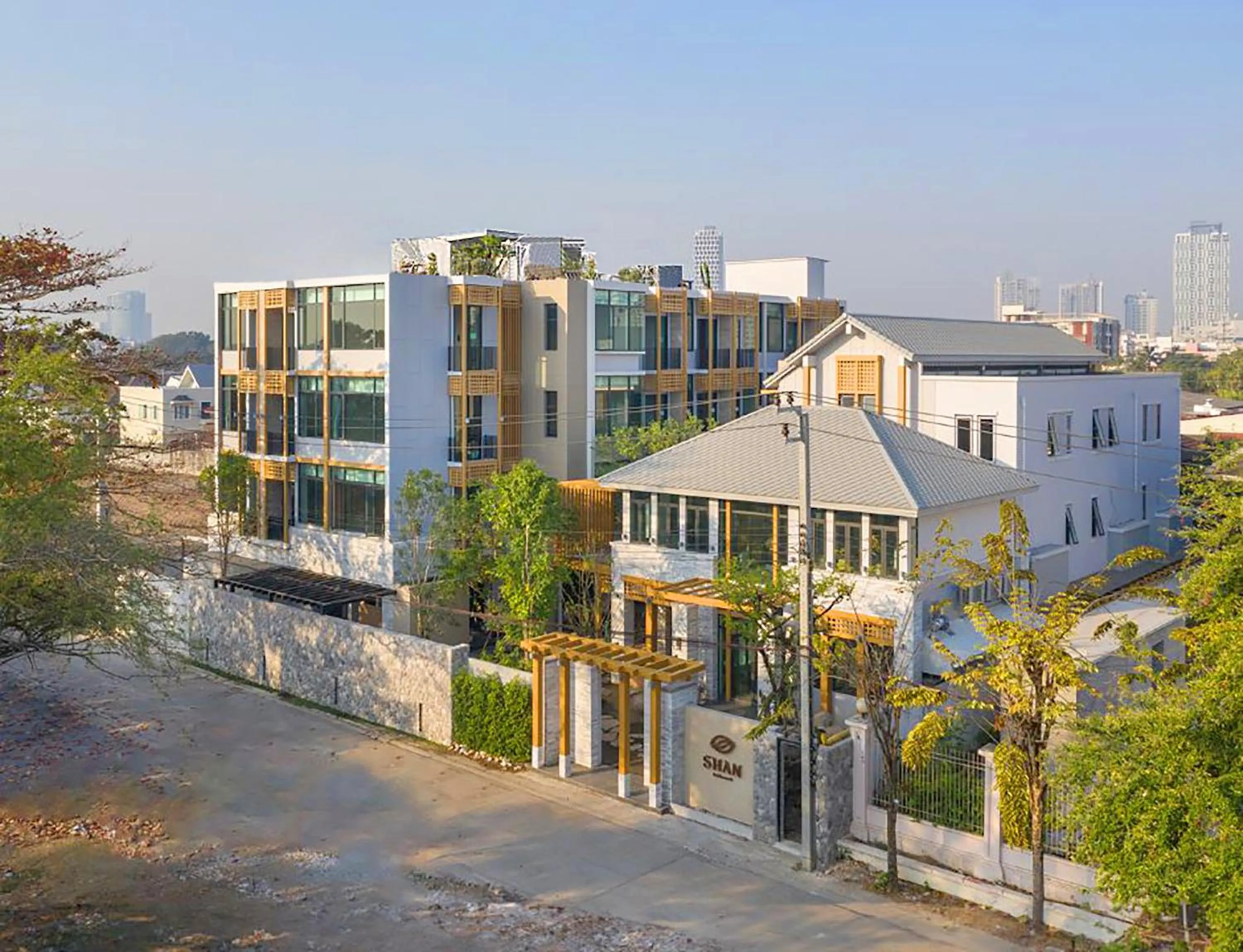 Property building in SHAN Villas Sukhumvit