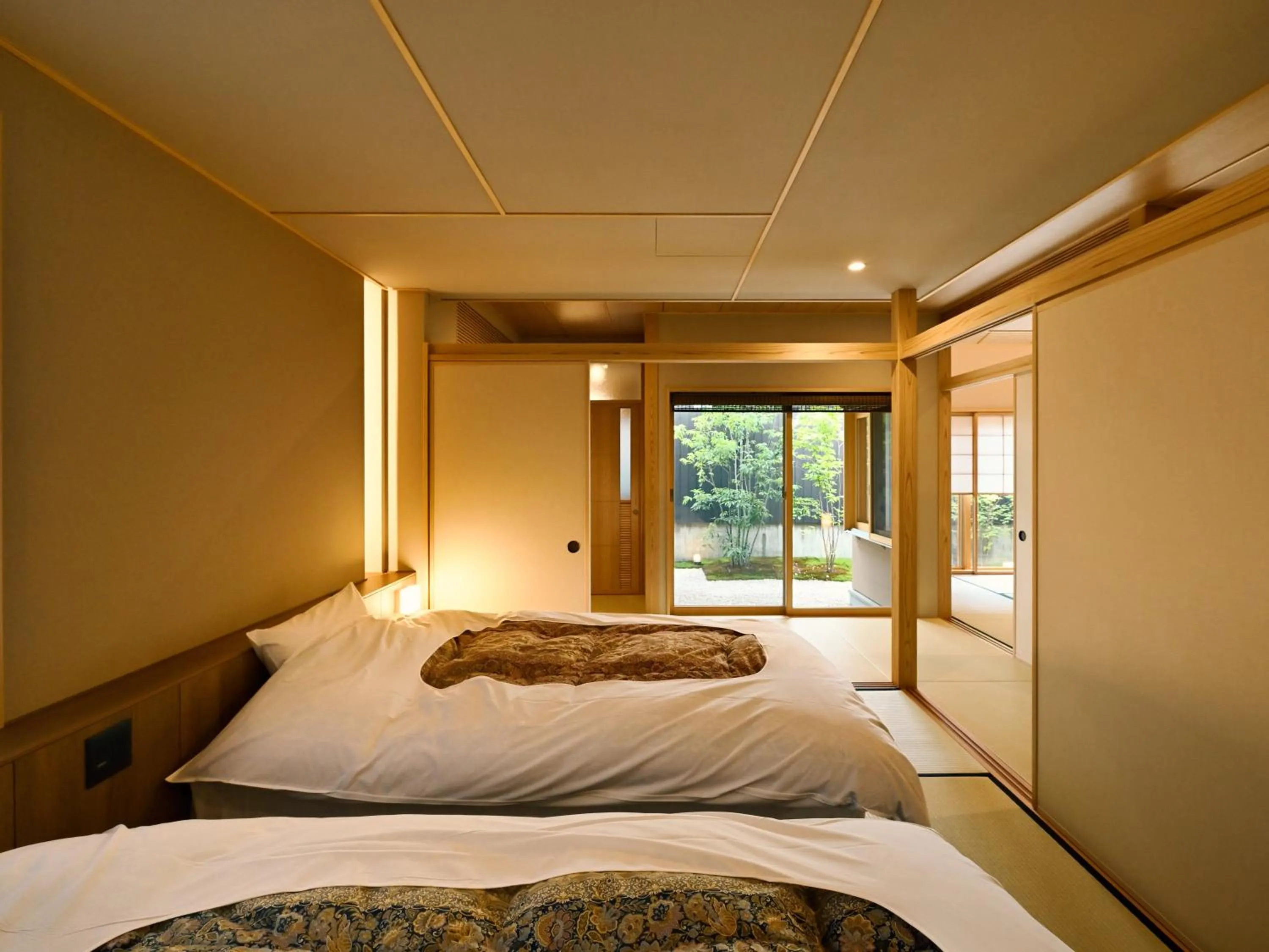 Photo of the whole room, Bed in Beniya