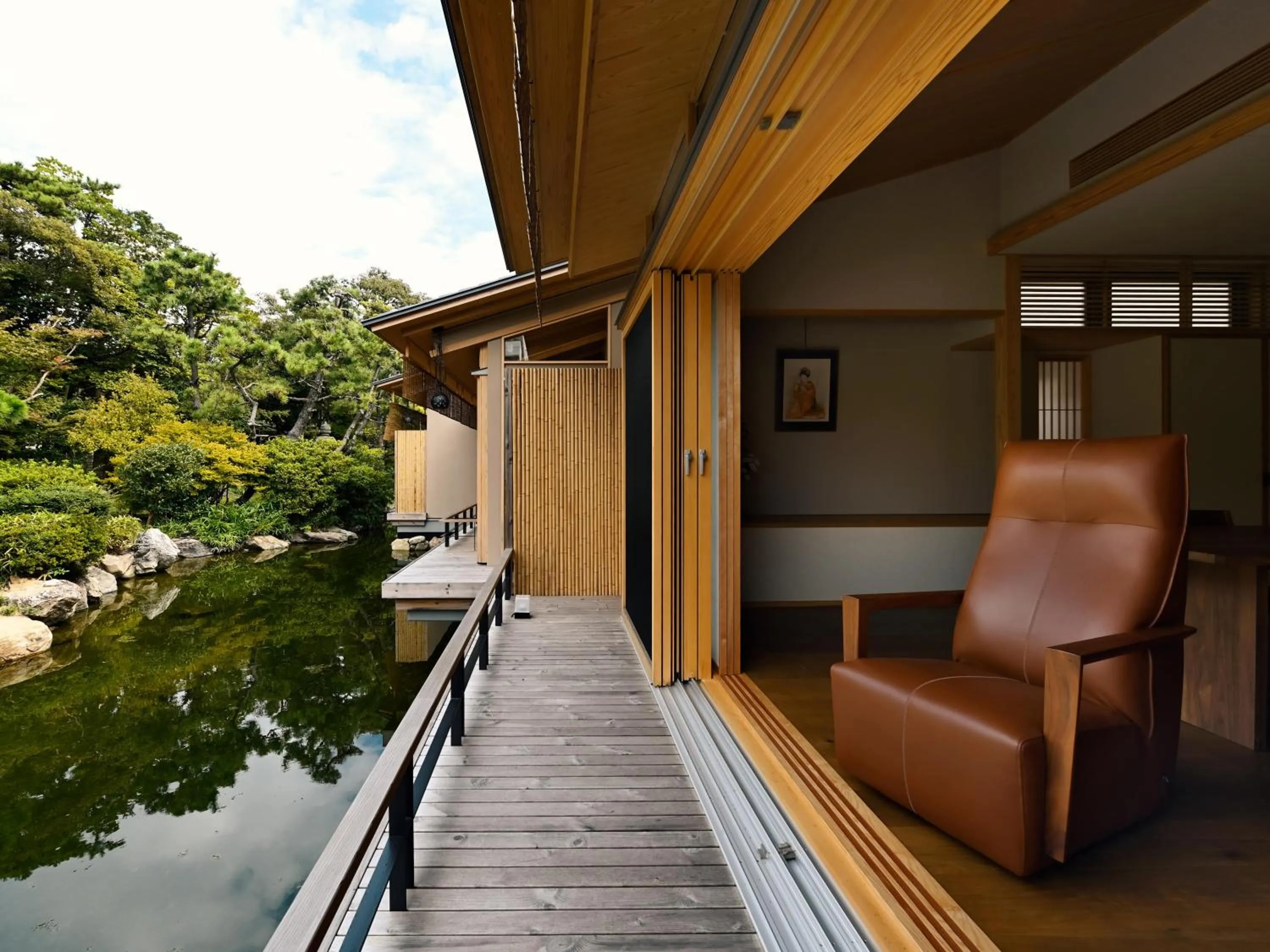 Photo of the whole room in Beniya