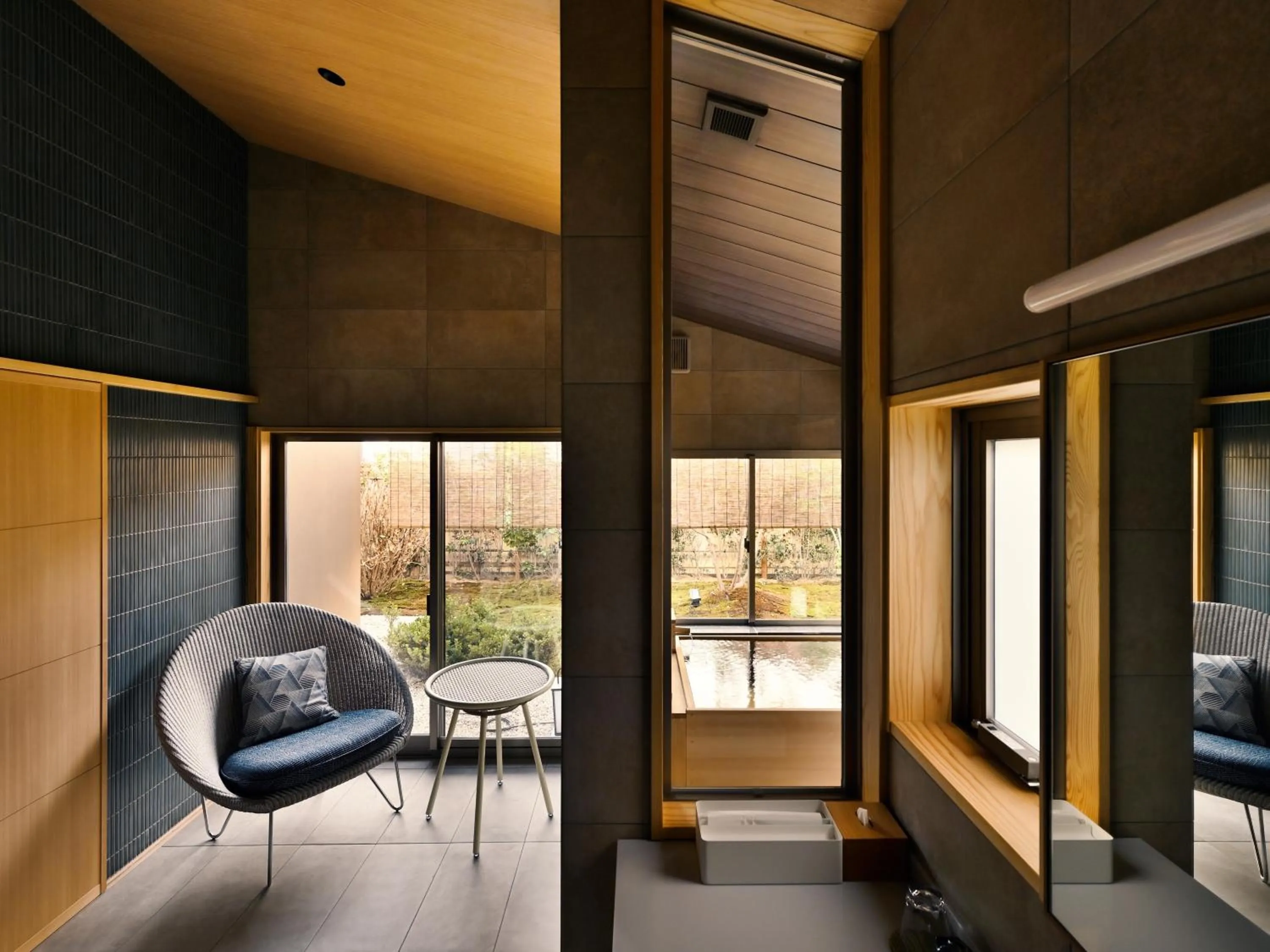 Photo of the whole room in Beniya