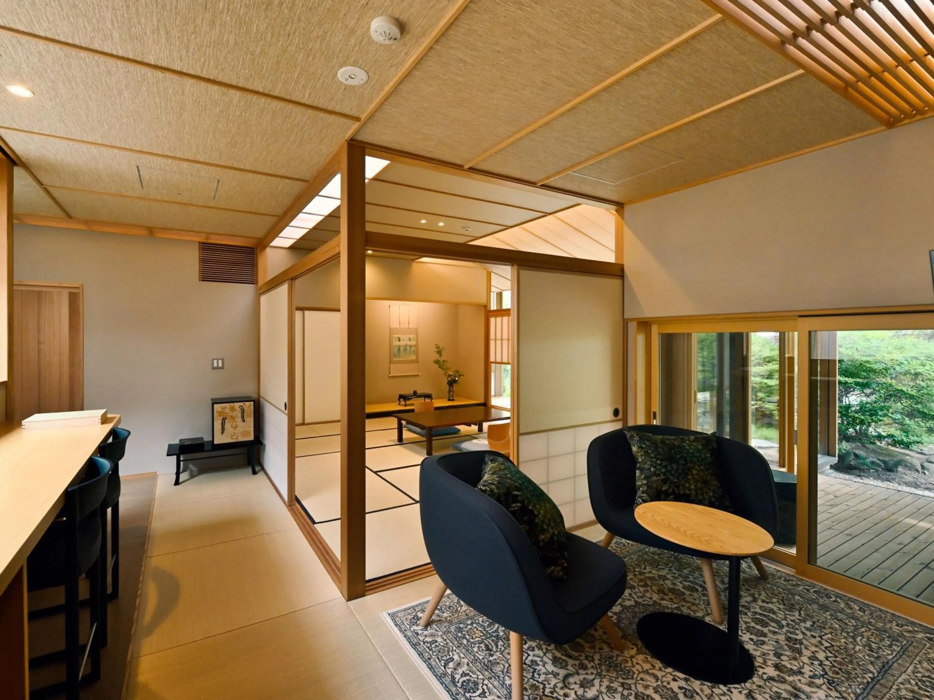 Photo of the whole room in Beniya