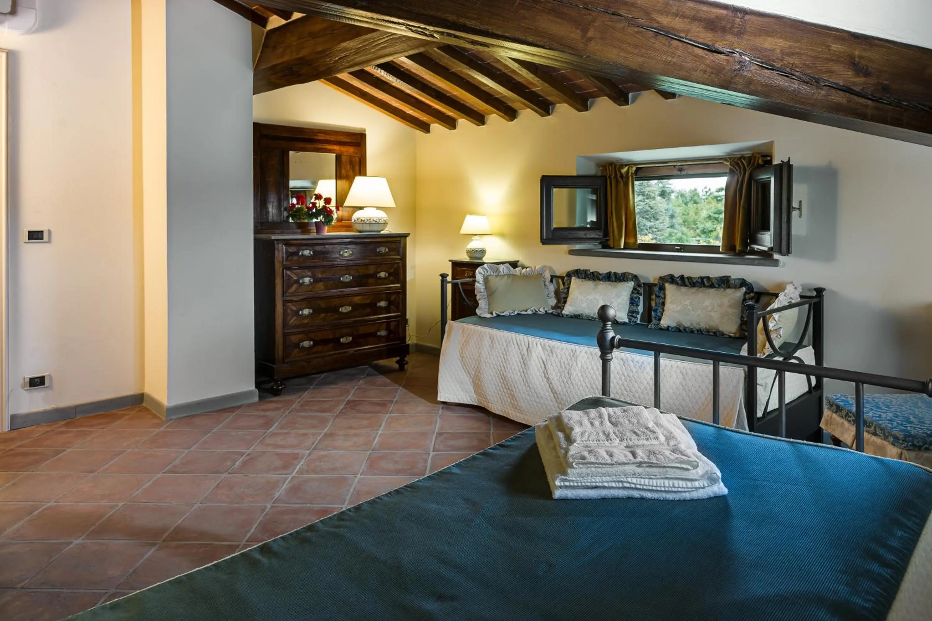 Bedroom, Bed in Villa Colombai