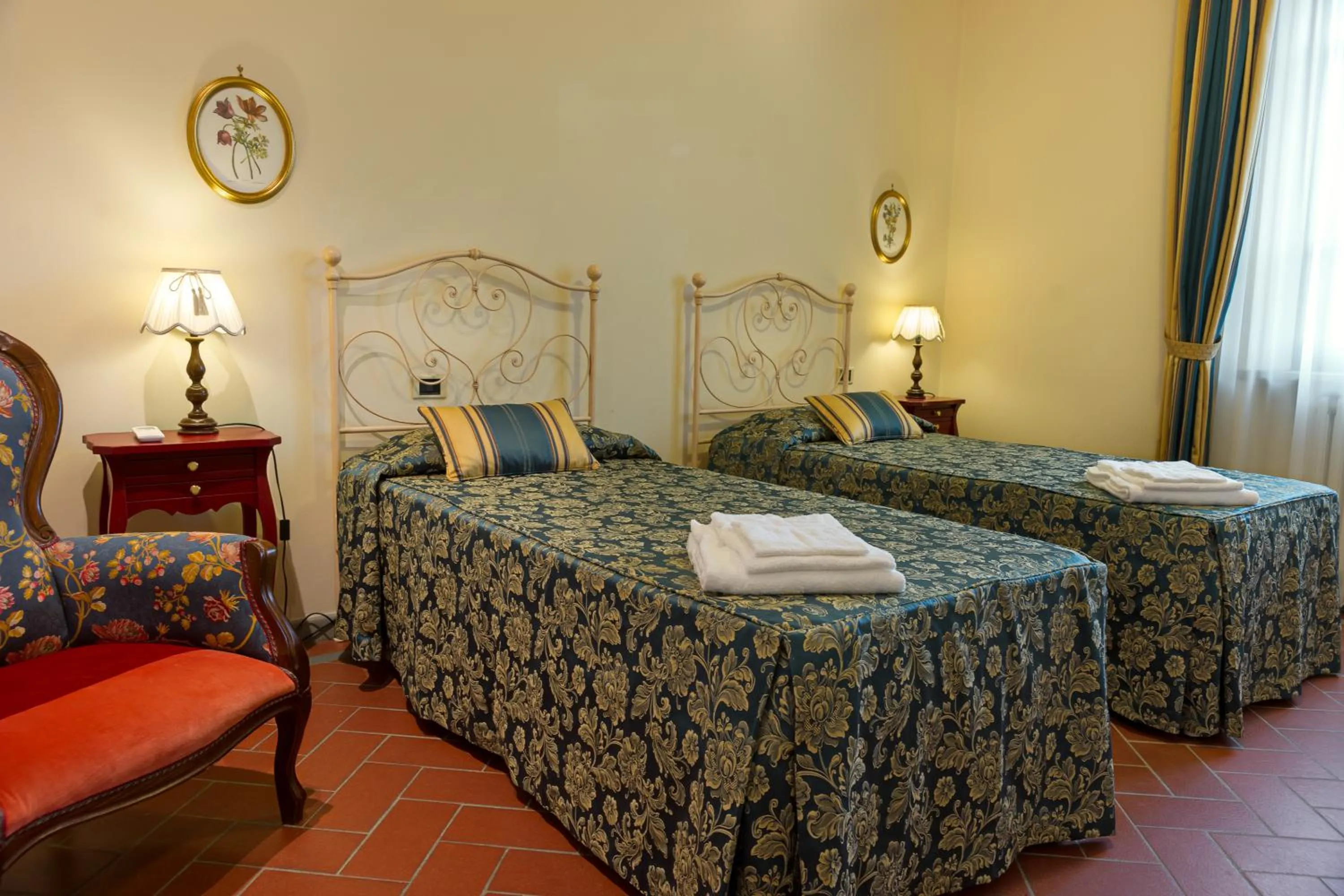 Photo of the whole room, Bed in Villa Colombai