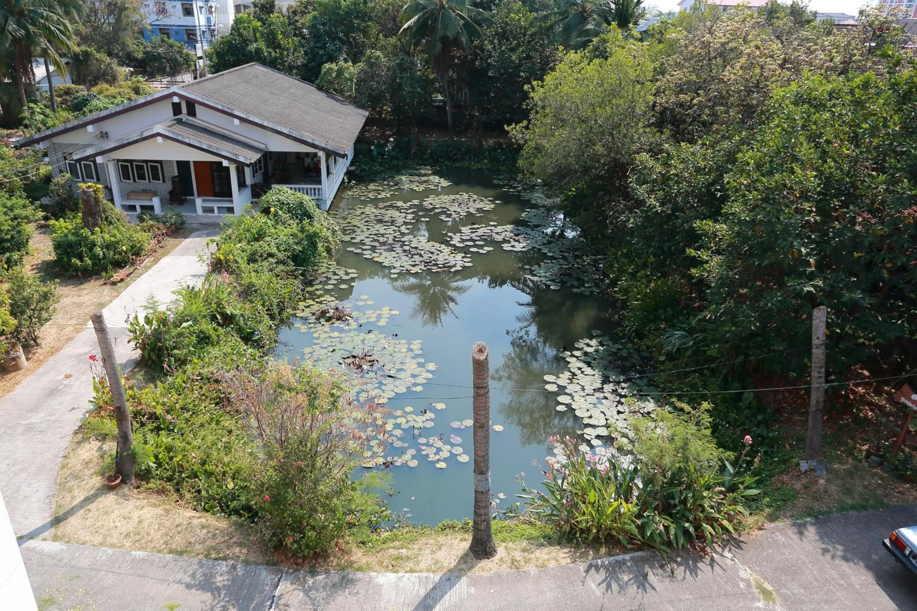 Neighbourhood in วีรวรรณ เพลส Weerawan Place