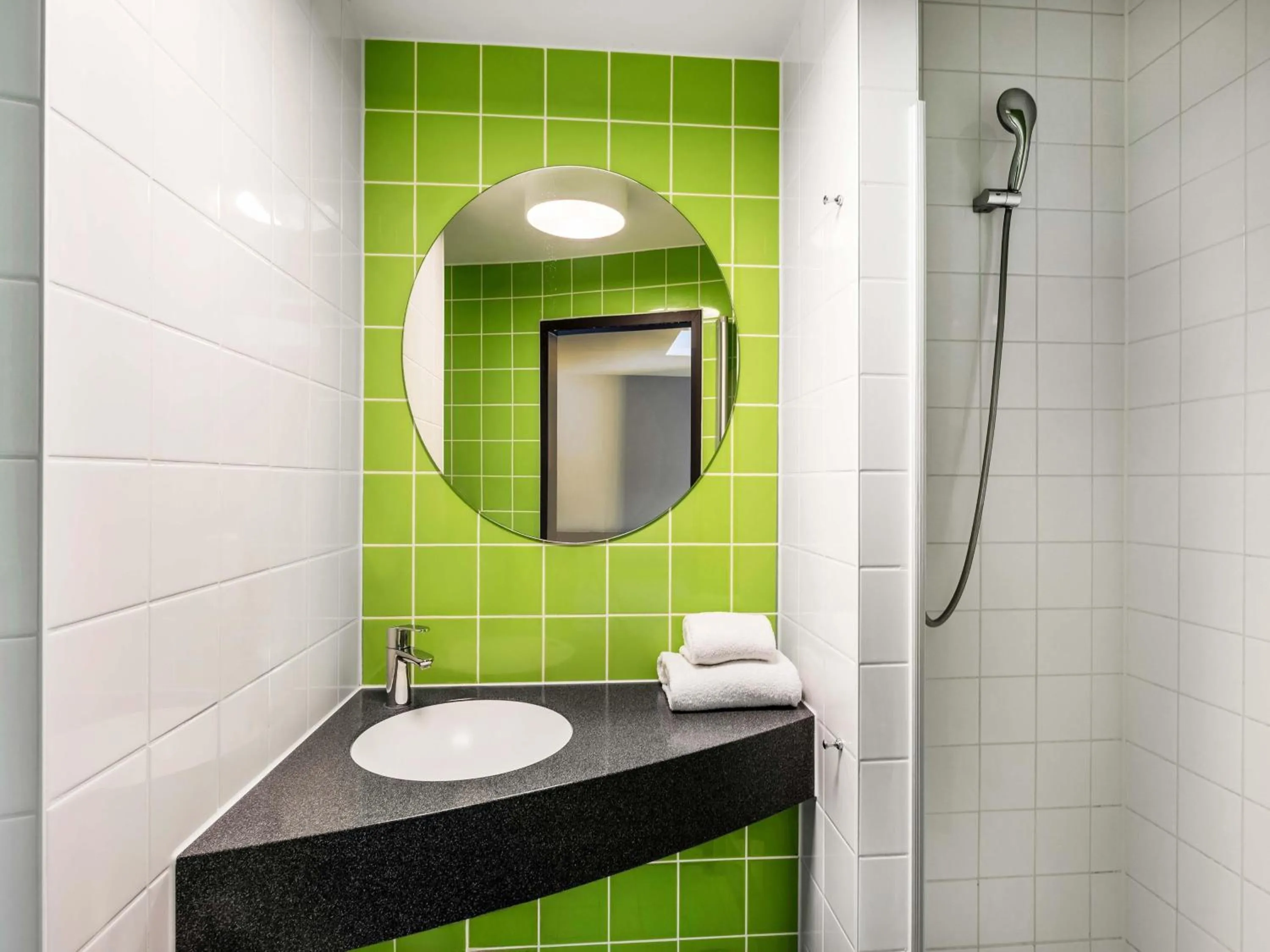 Shower in B&B Hotel Freiburg-Süd