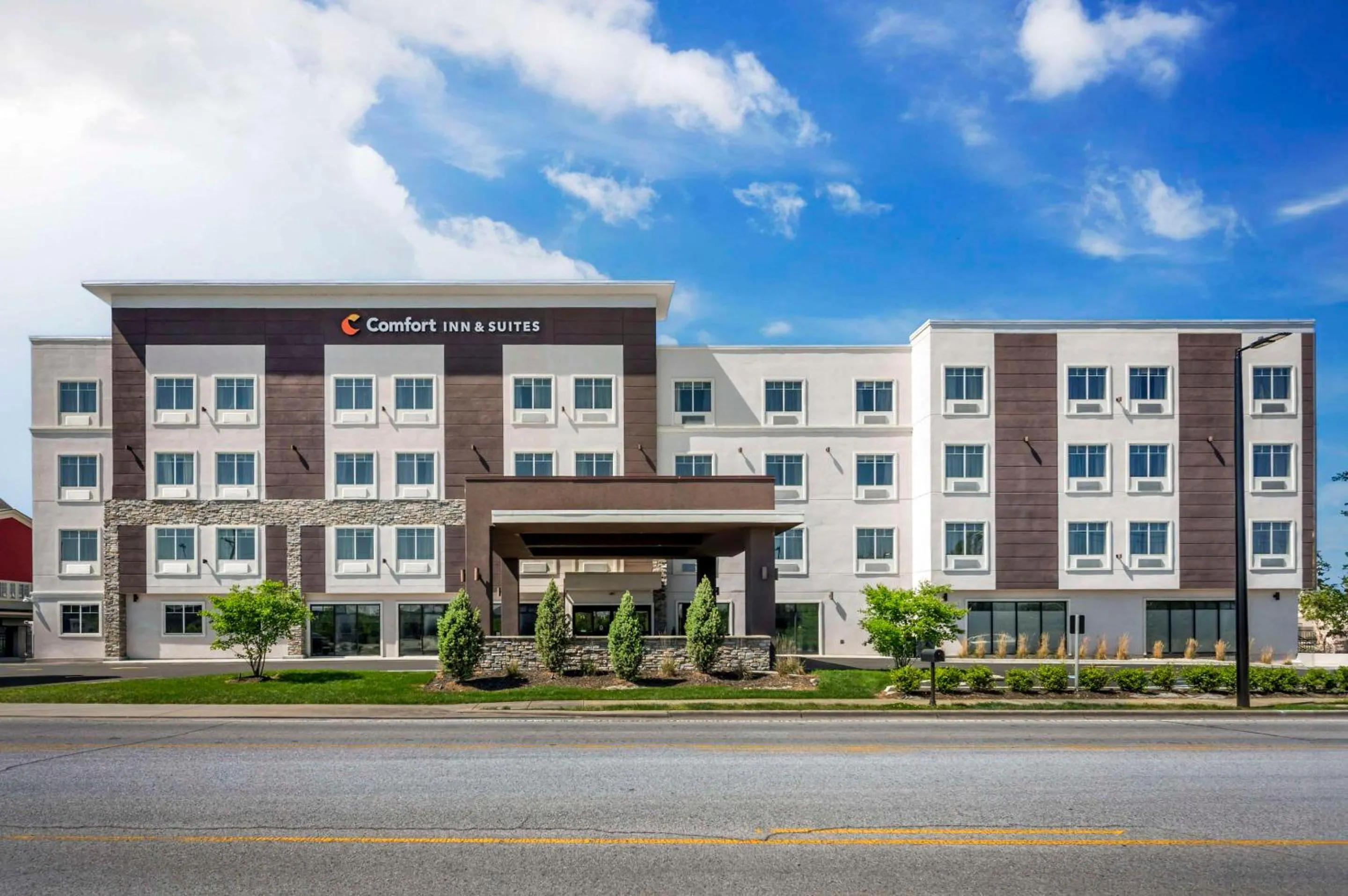 Property building in Best Western Plus Louisville North