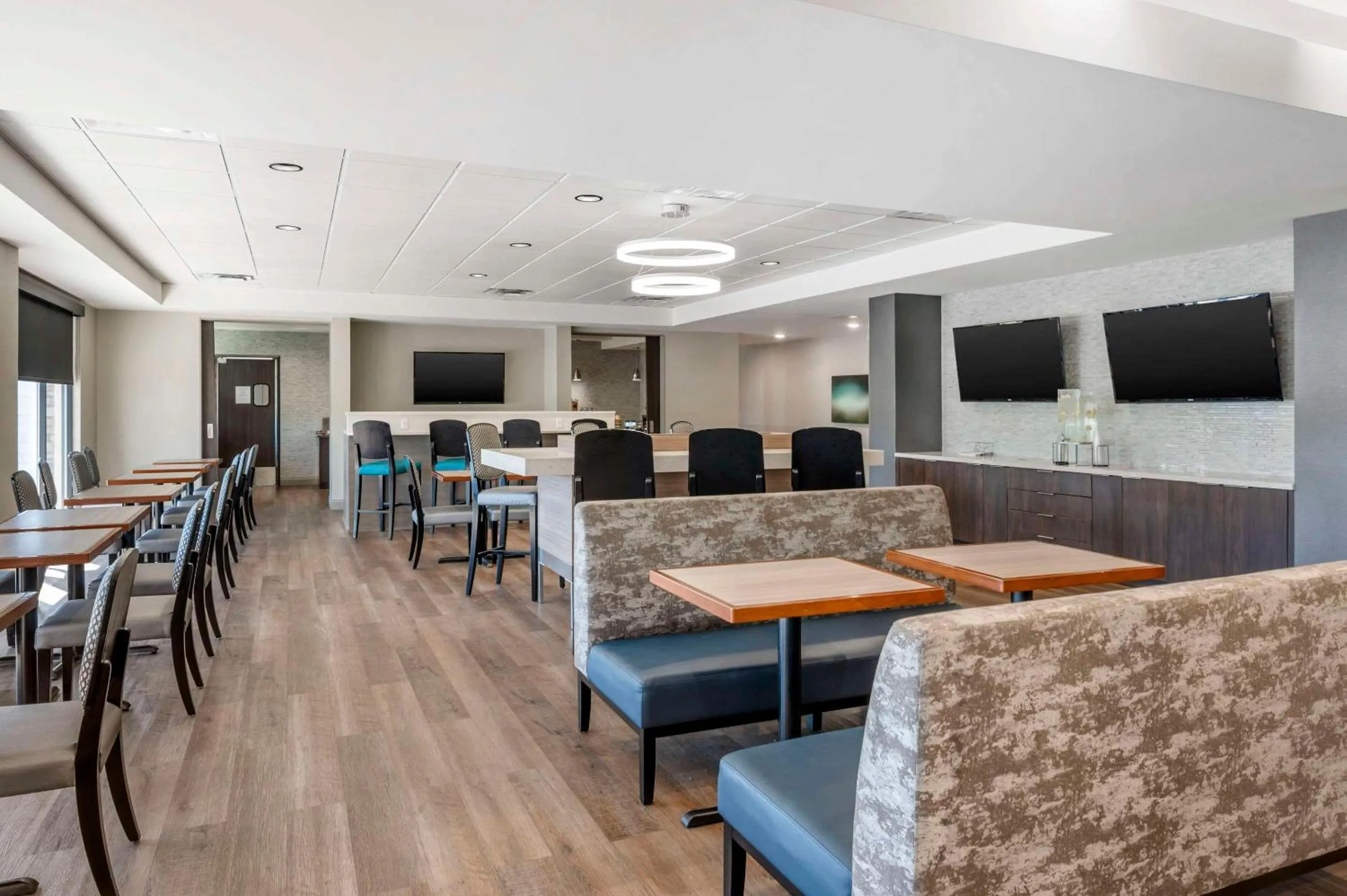 Breakfast in Best Western Plus Louisville North