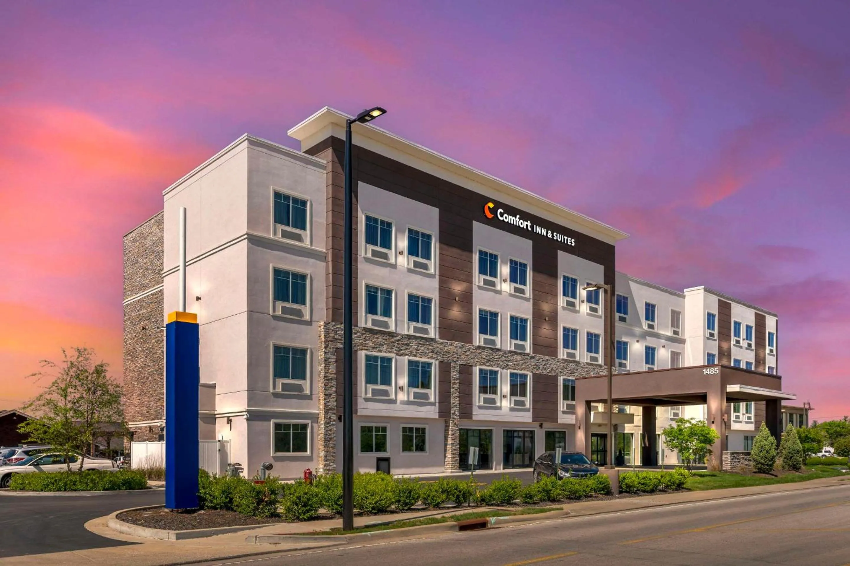 Property building in Best Western Plus Louisville North