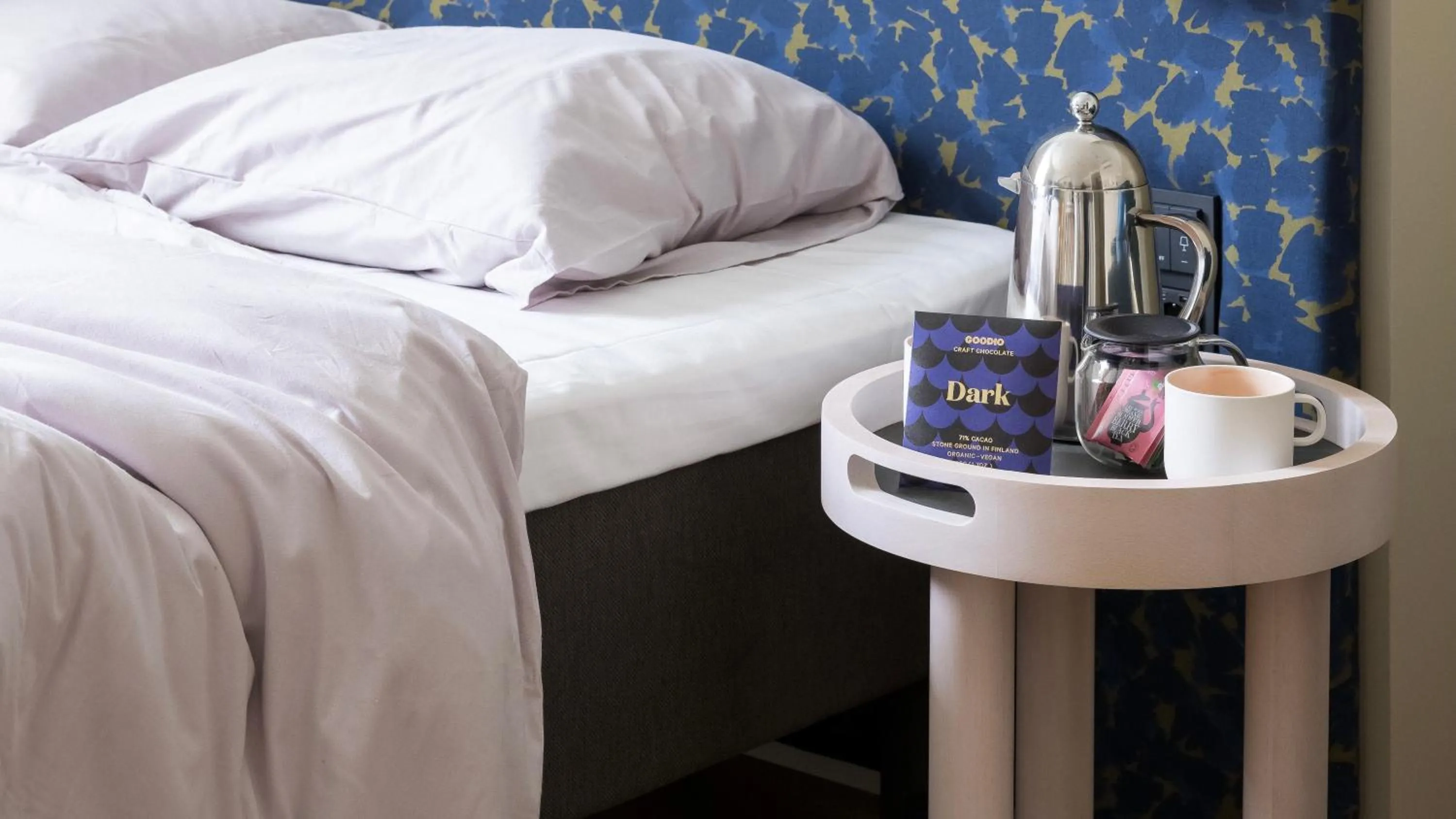 Coffee/tea facilities, Bed in Bob W Helsinki City Centre