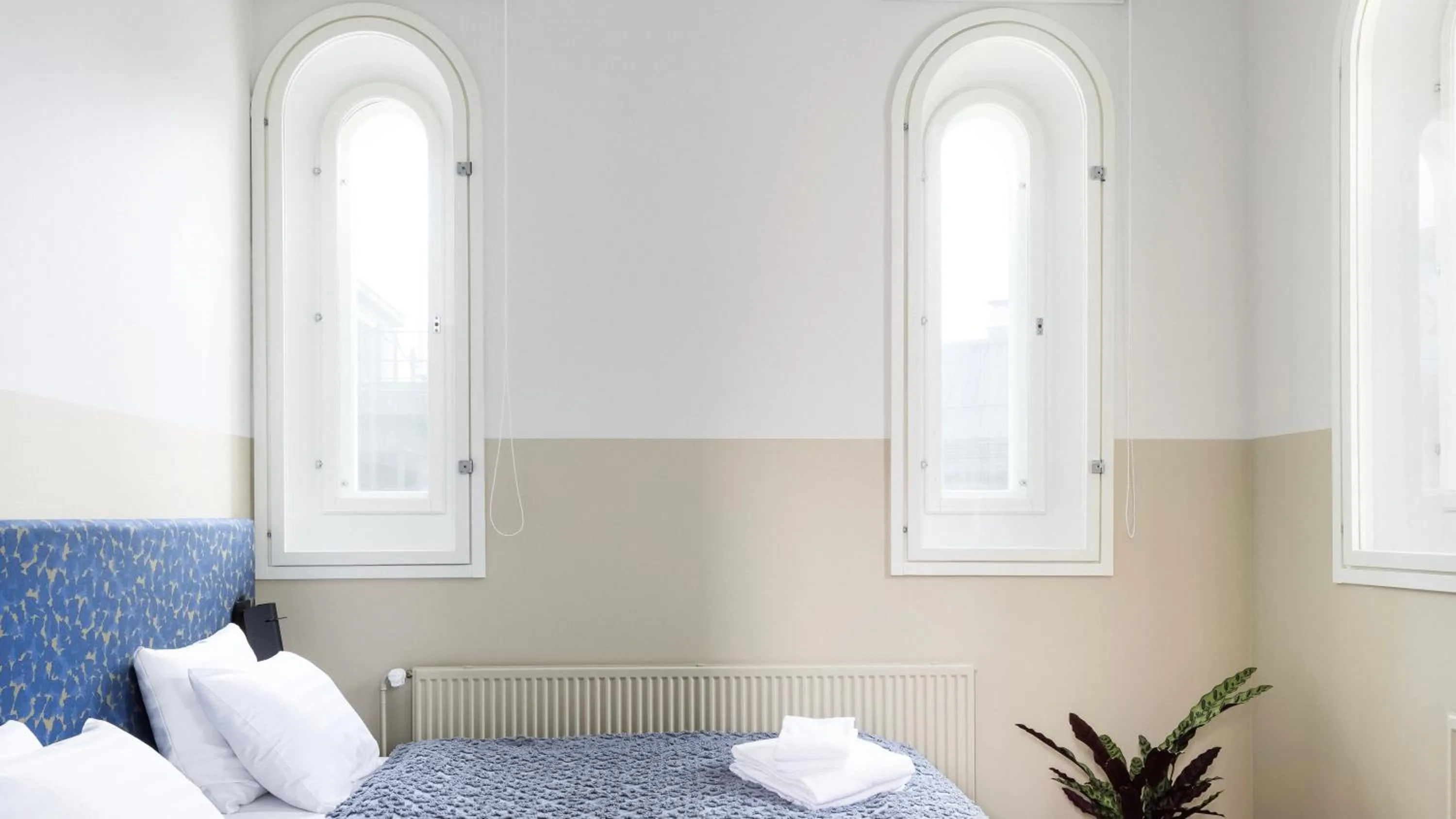 Bedroom, Bed in Bob W Helsinki City Centre