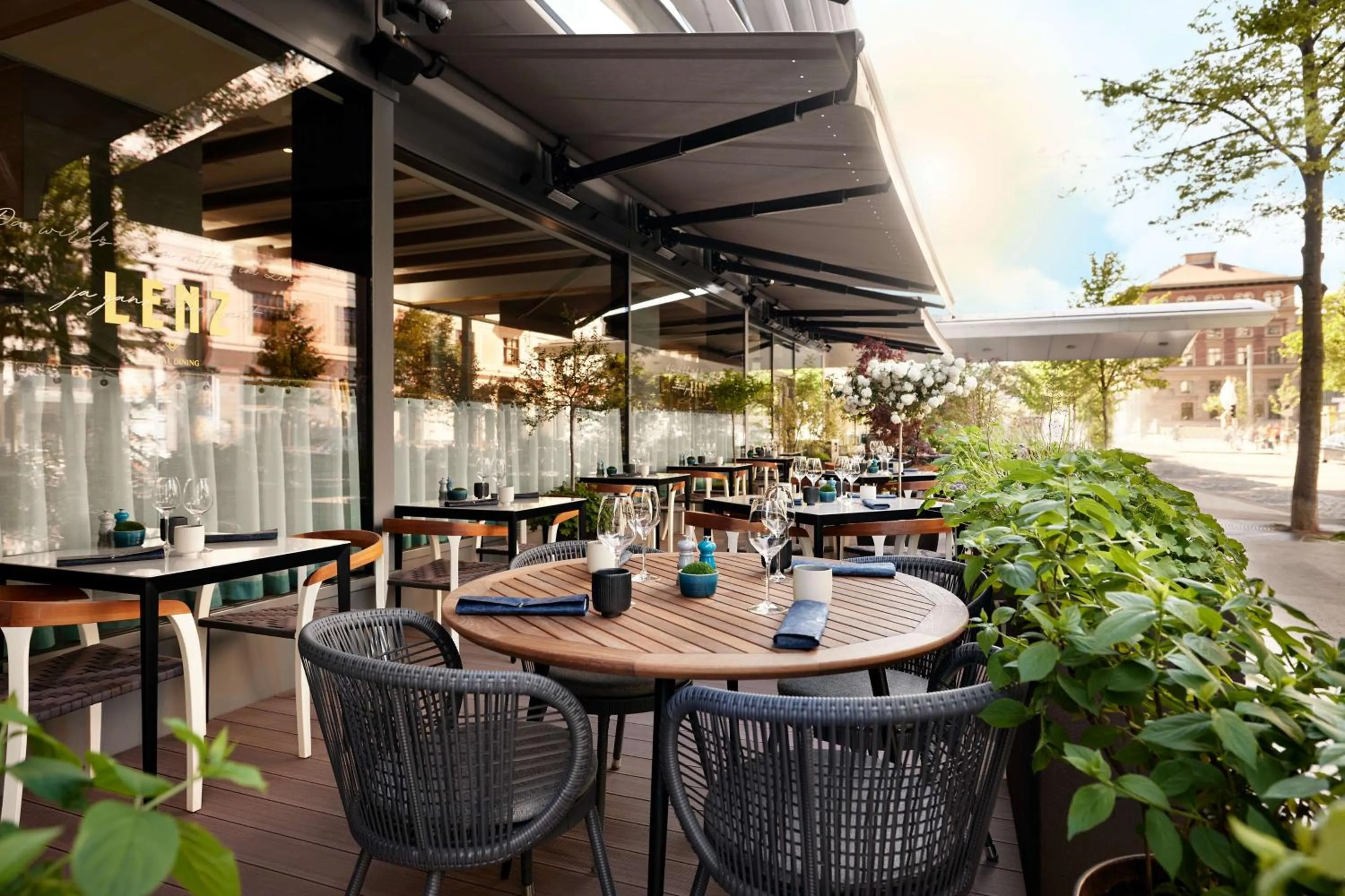 Restaurant/places to eat in Hilton Vienna Park