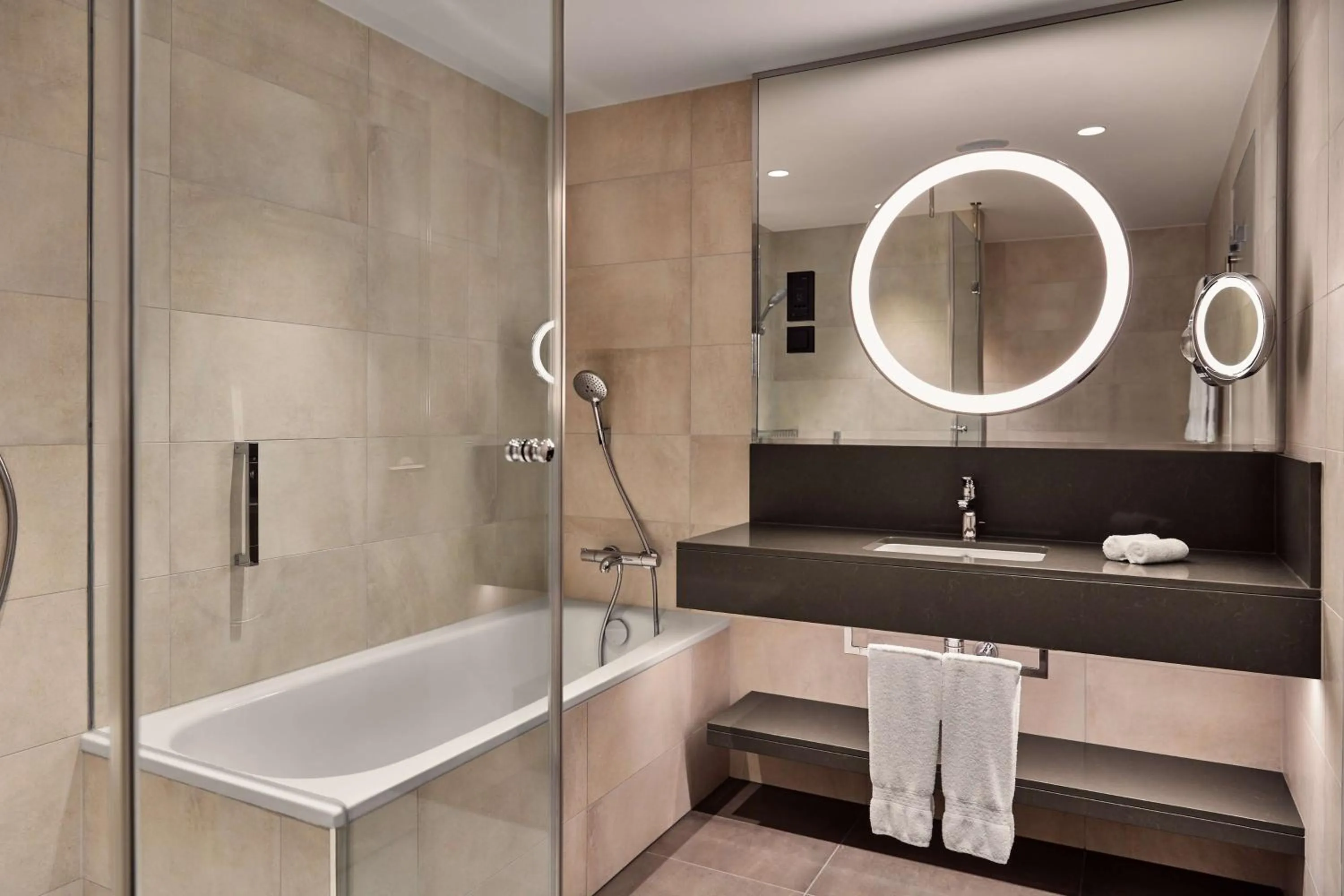 Bathroom in Hilton Vienna Park