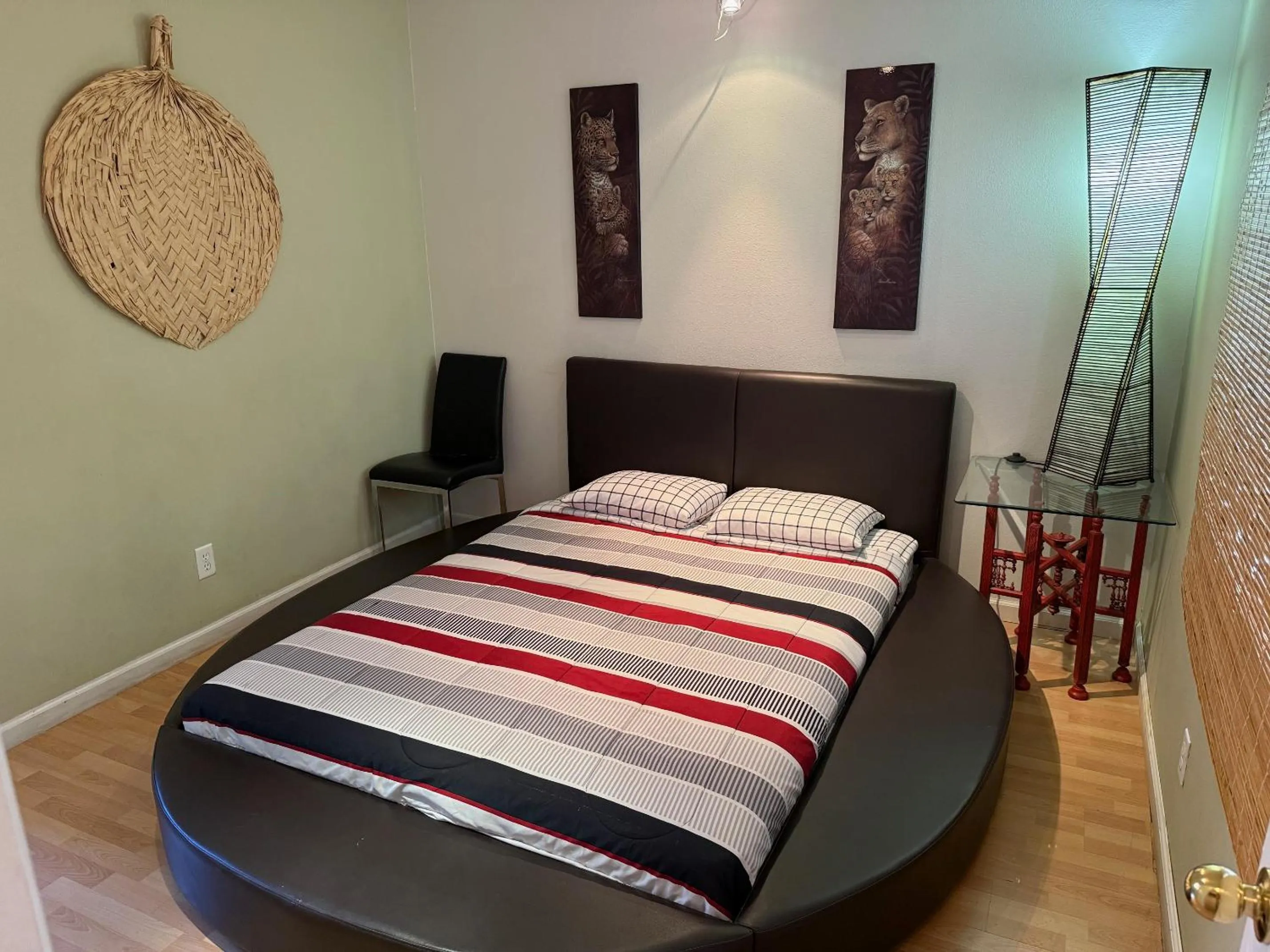 Bedroom, Bed in Luxury 1900 SQ FT House Huge 46 FT Pool & Hot SPA