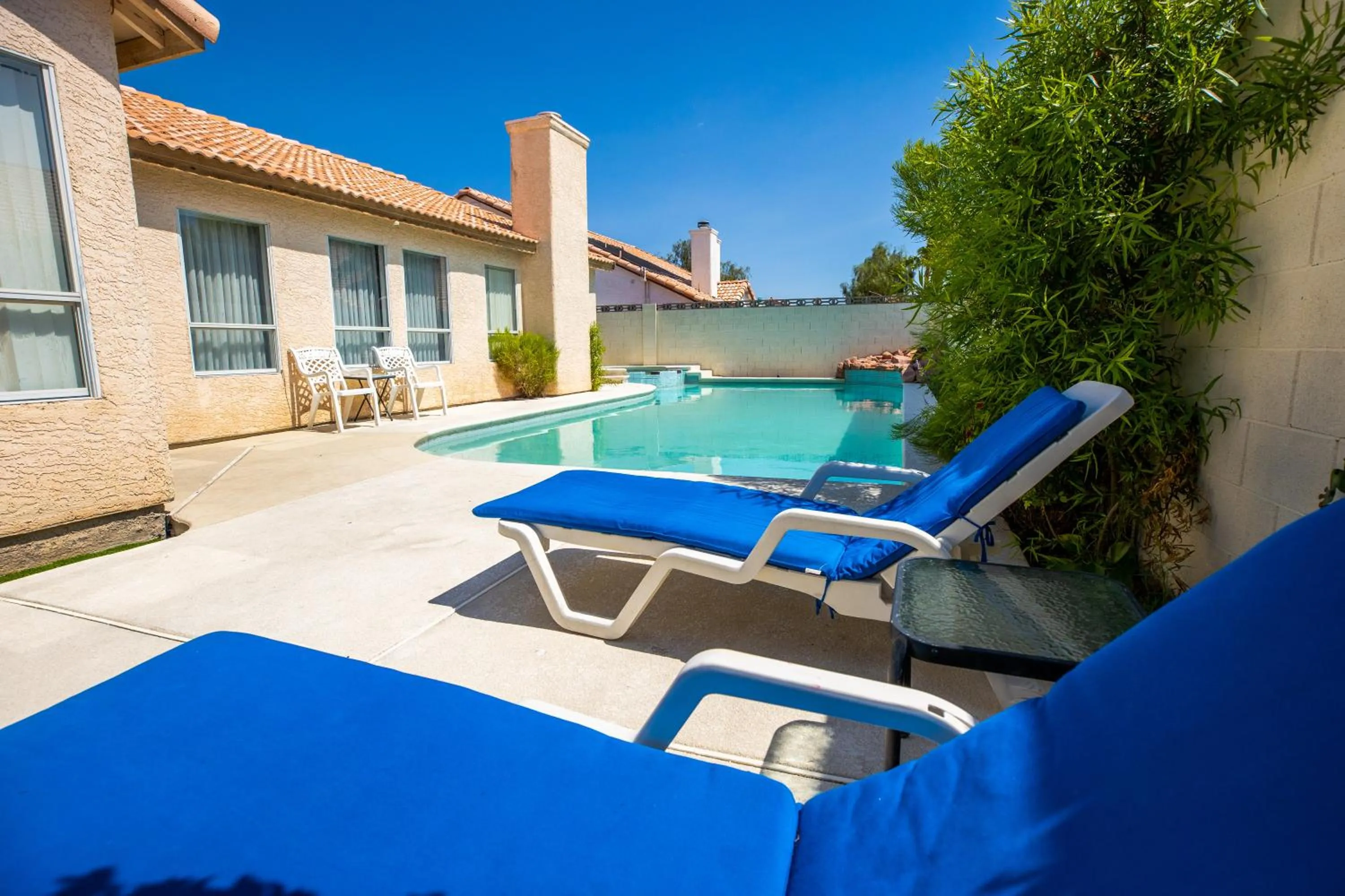 Swimming pool in Luxury 1900 SQ FT House Huge 46 FT Pool & Hot SPA