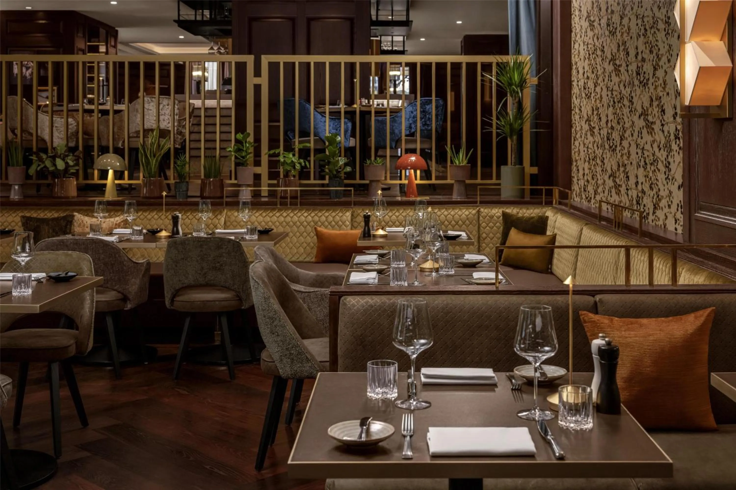 Restaurant/places to eat in Hilton Vienna Plaza