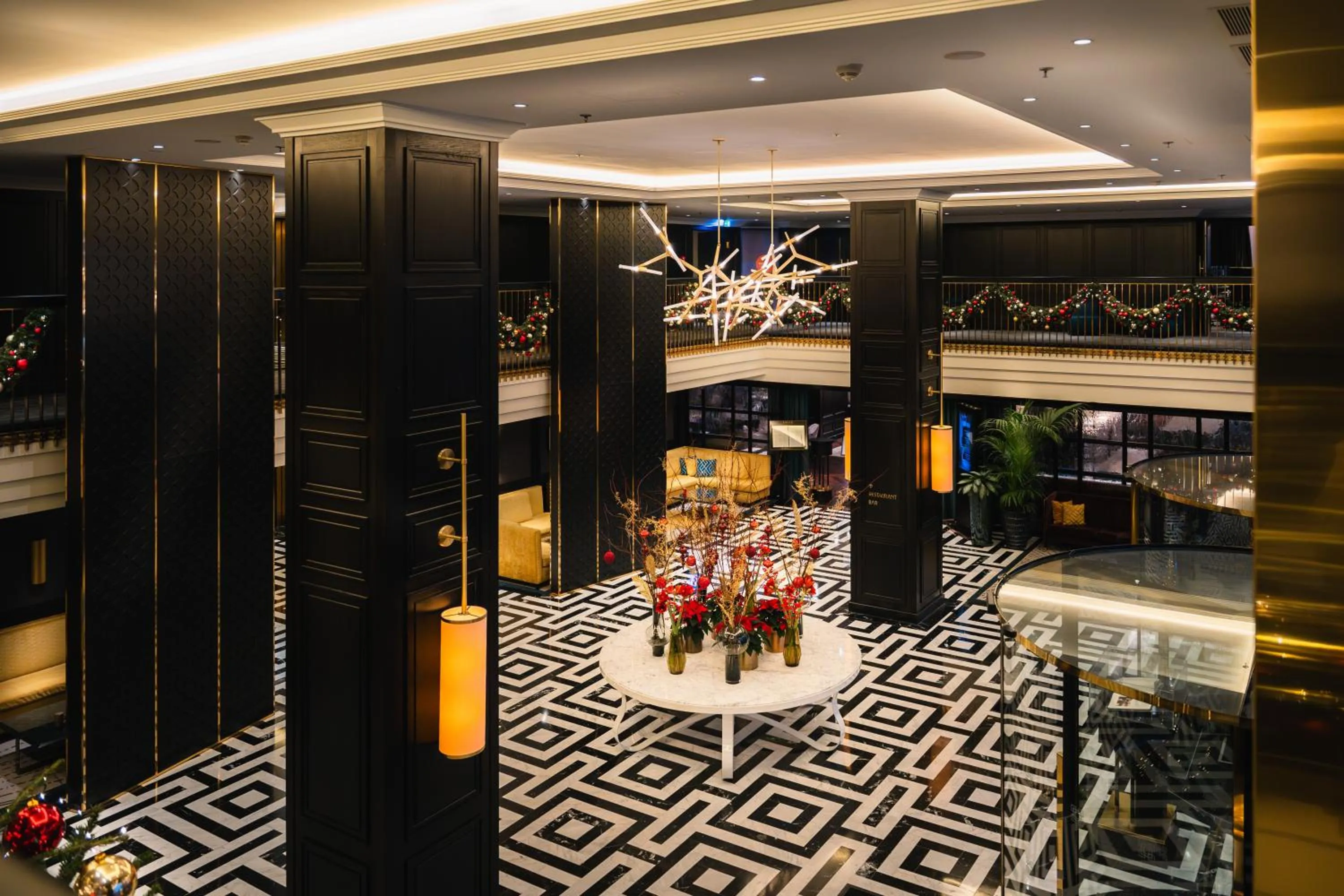 Lobby or reception in Hilton Vienna Plaza