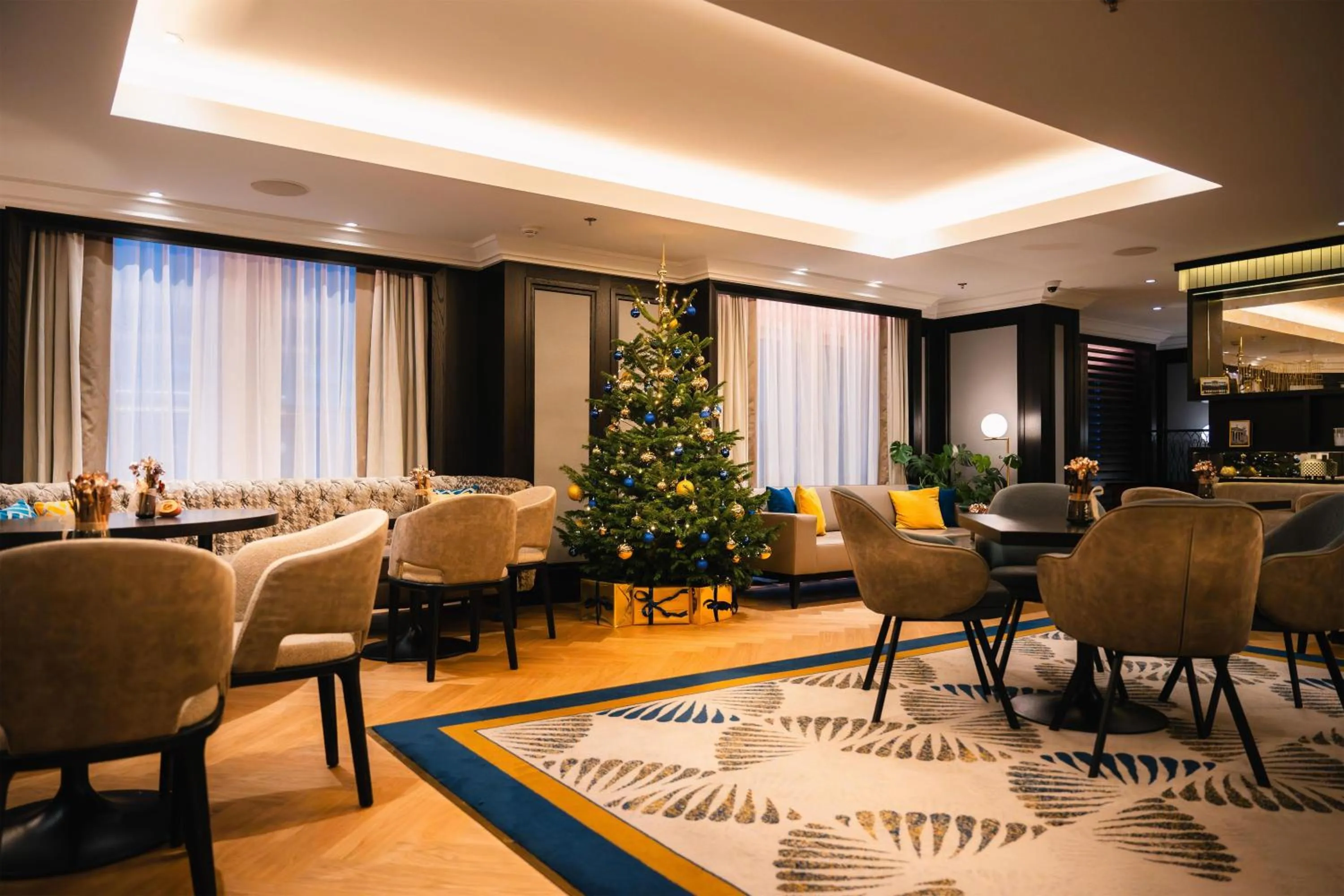 Restaurant/places to eat in Hilton Vienna Plaza