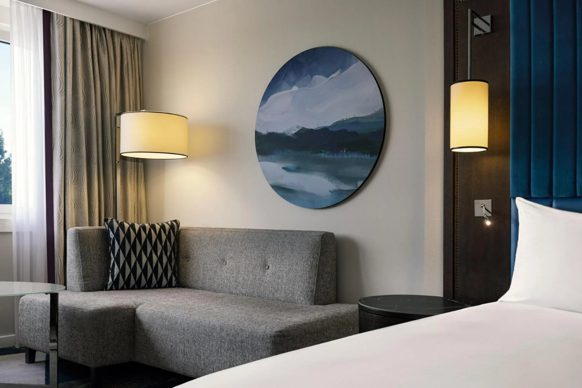 Seating area, Bed in Hilton Vienna Waterfront