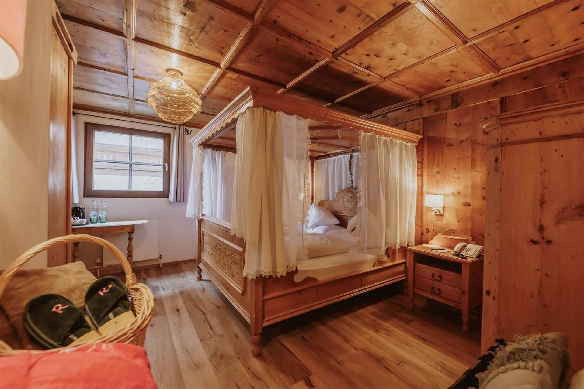 Photo of the whole room, Bed in Hotel Glücksschmiede - Hinterglemm