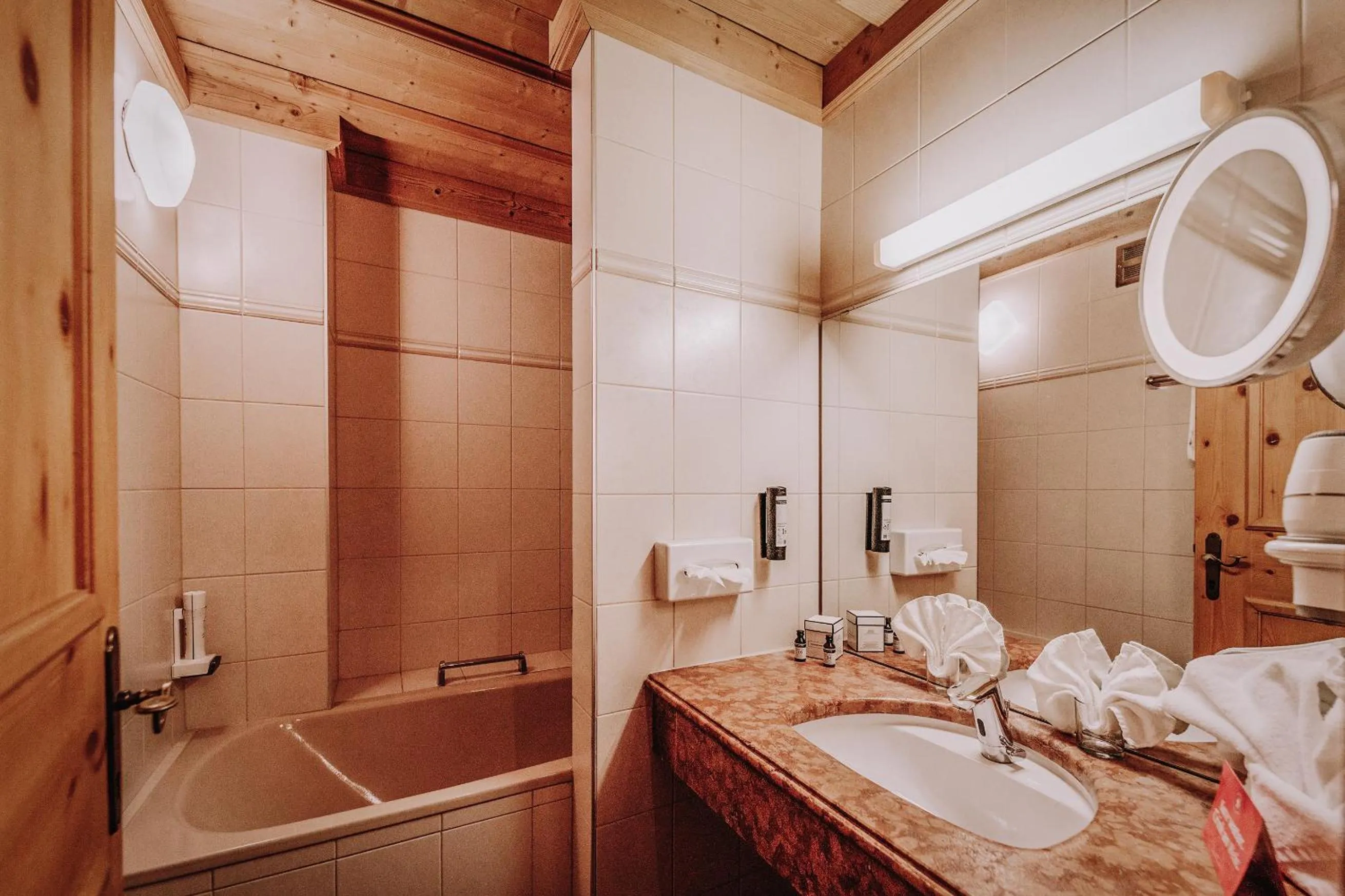 Bathroom in Hotel Glücksschmiede - Hinterglemm