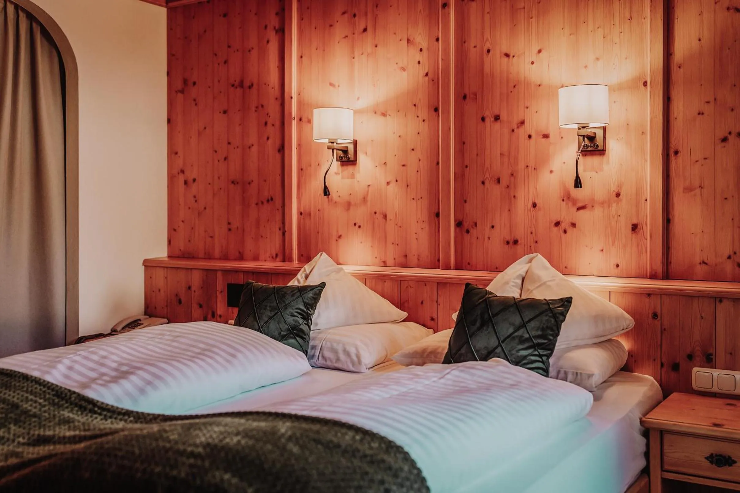 Bedroom, Bed in Hotel Glücksschmiede - Hinterglemm