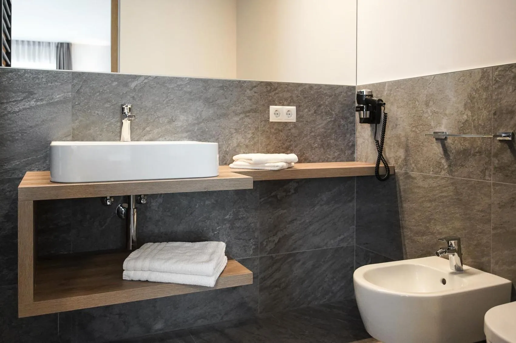 Toilet in Gasthof Sonne snc