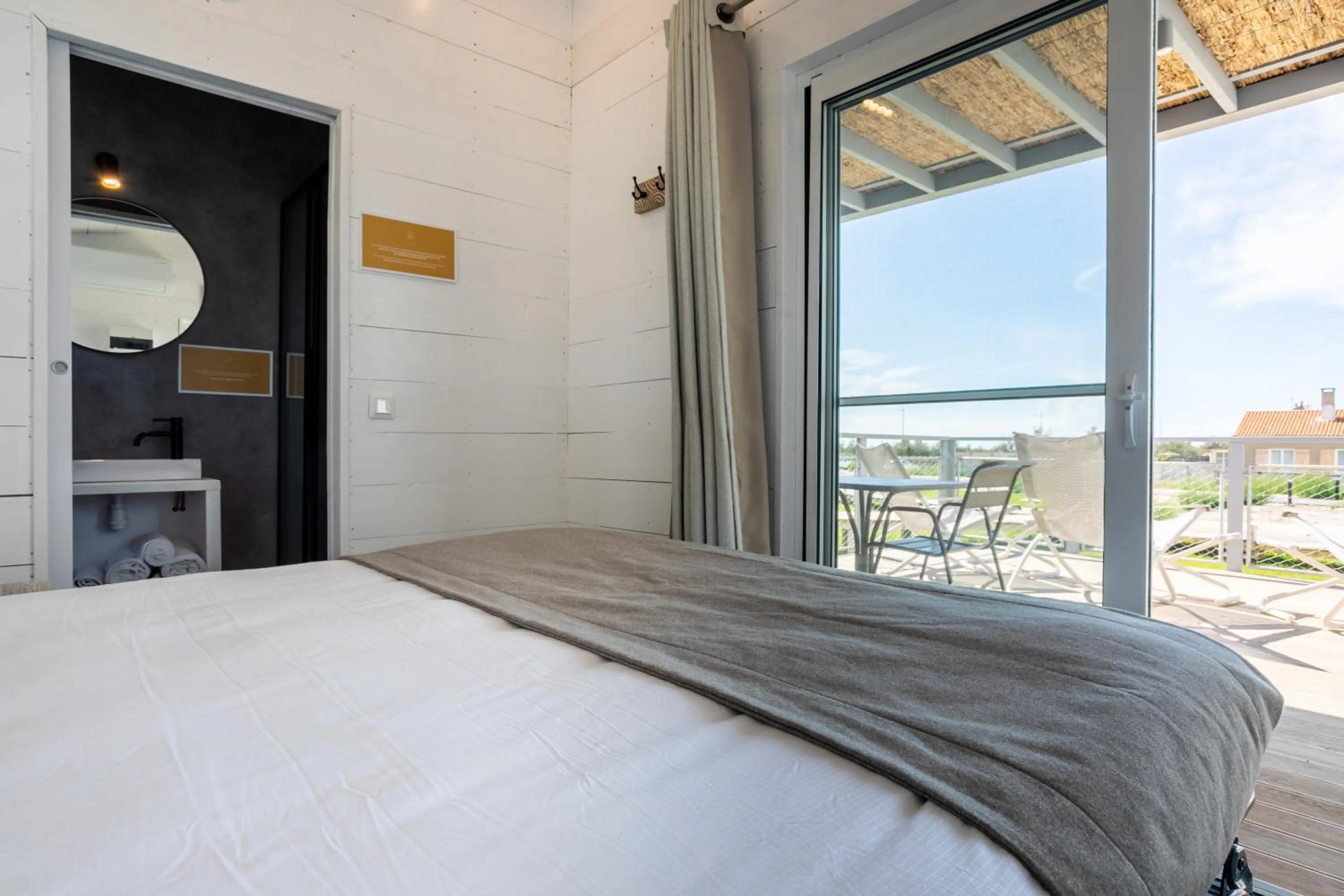 Bedroom, Bed in Lodges de Camargue