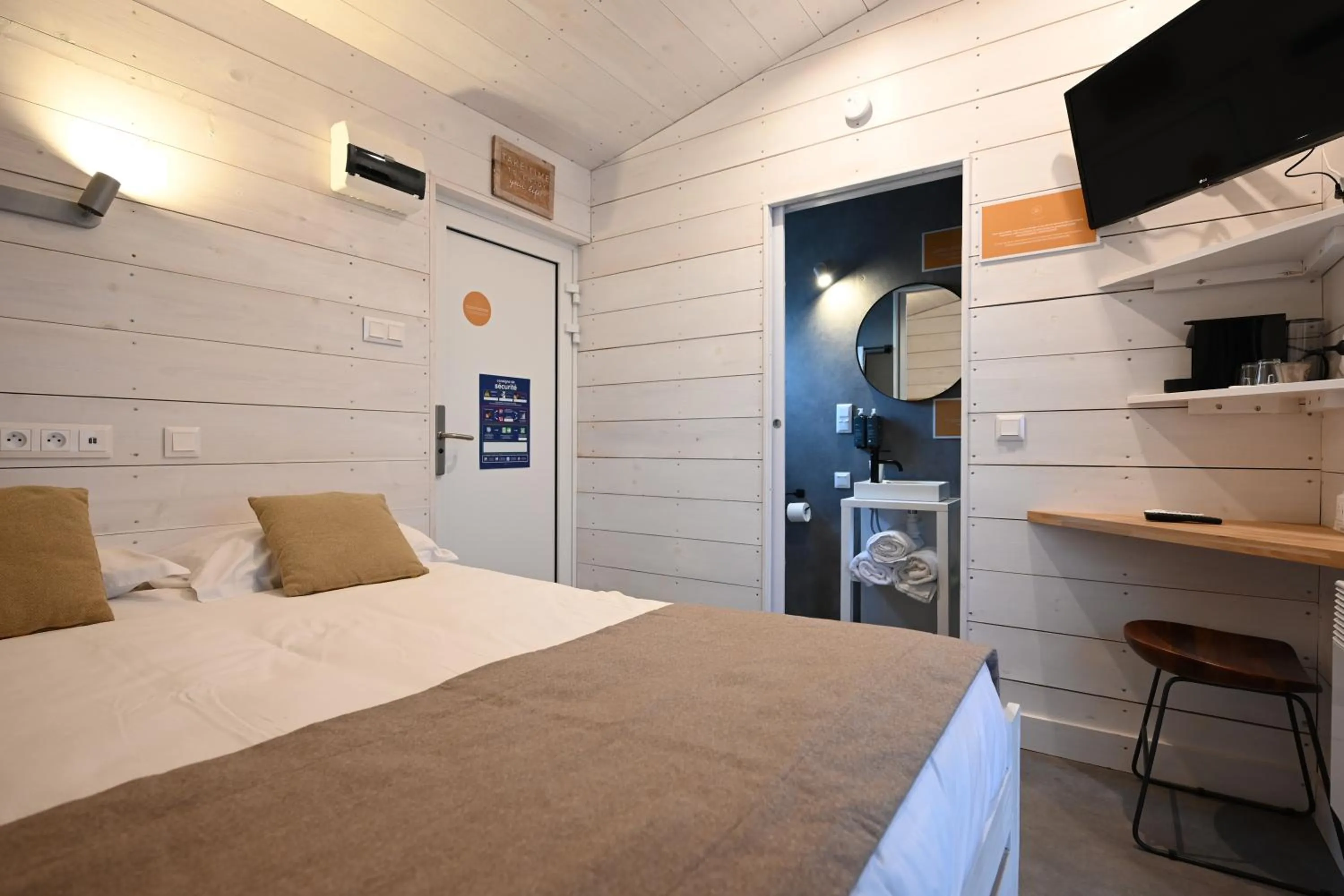 Bedroom, Bed in Lodges de Camargue