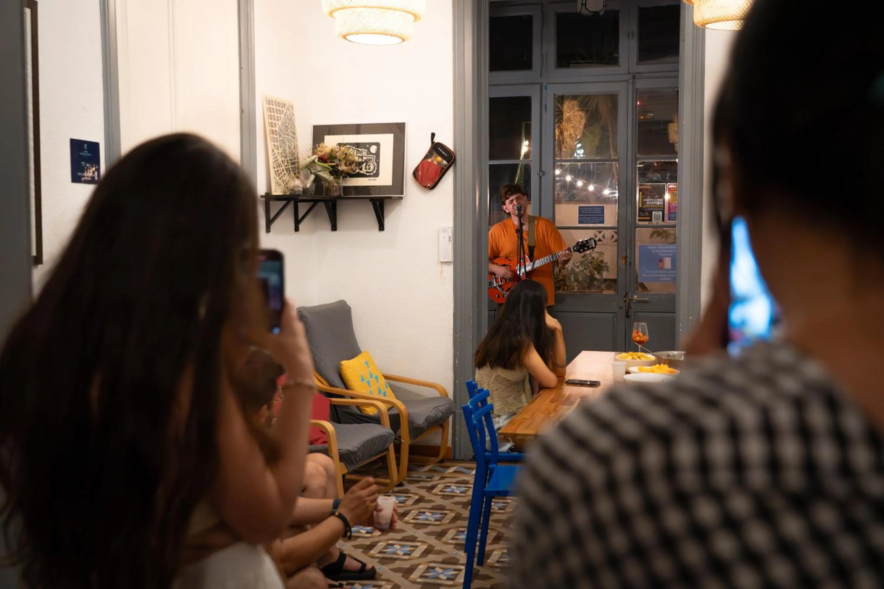 Living room in Soul Backpackers Barcelona