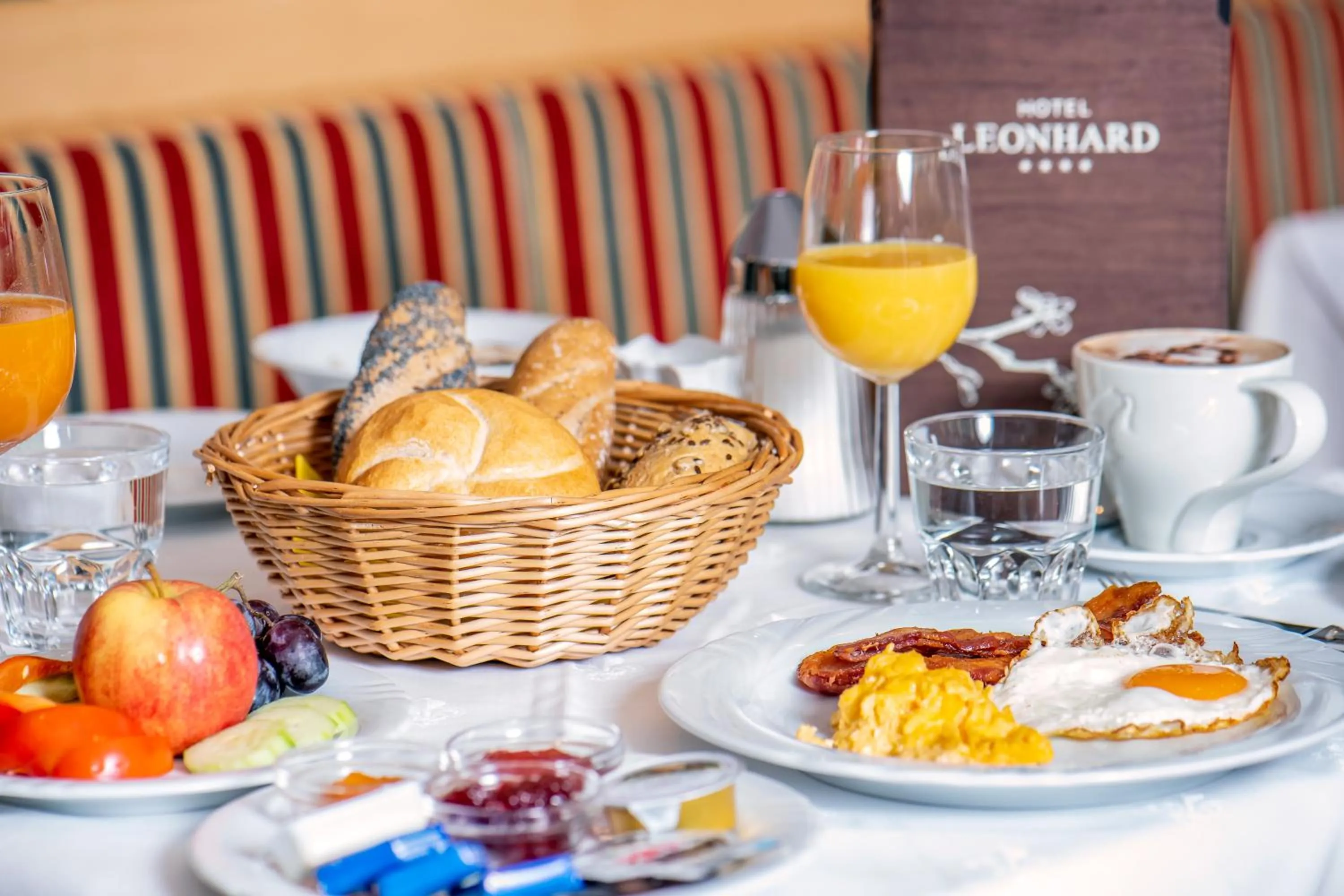 Restaurant/places to eat in Hotel Leonhard