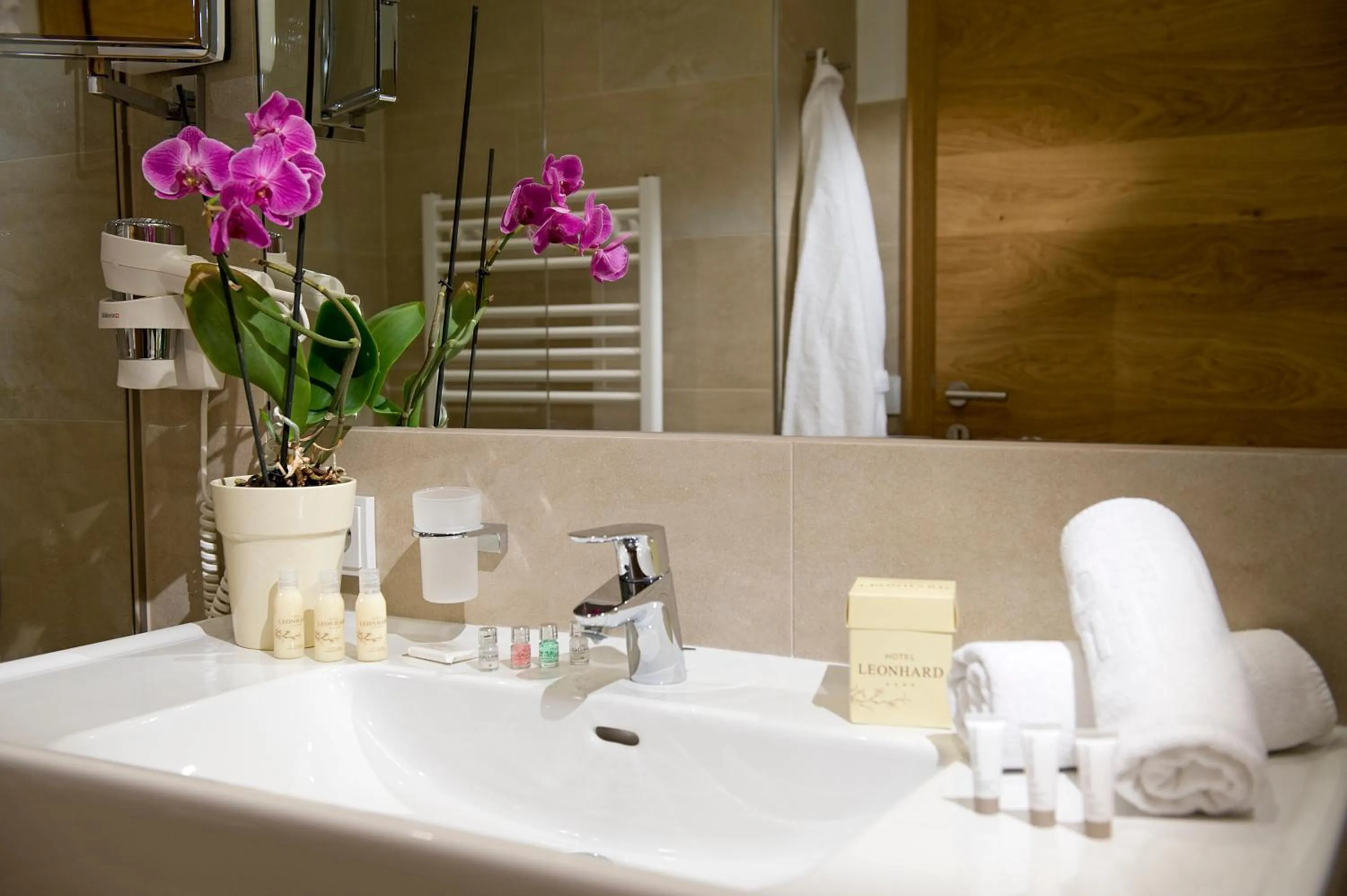 Bathroom in Hotel Leonhard