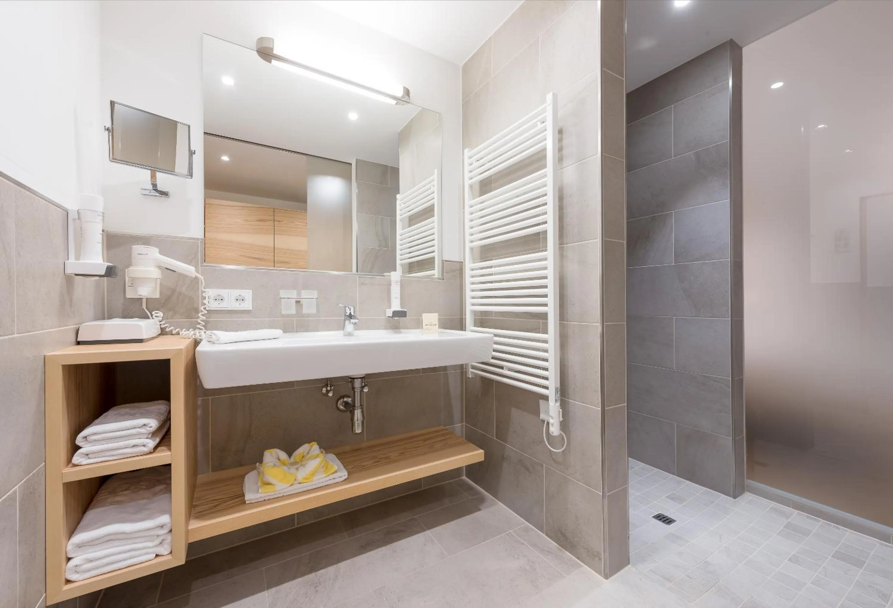 Toilet in Hotel Leonhard