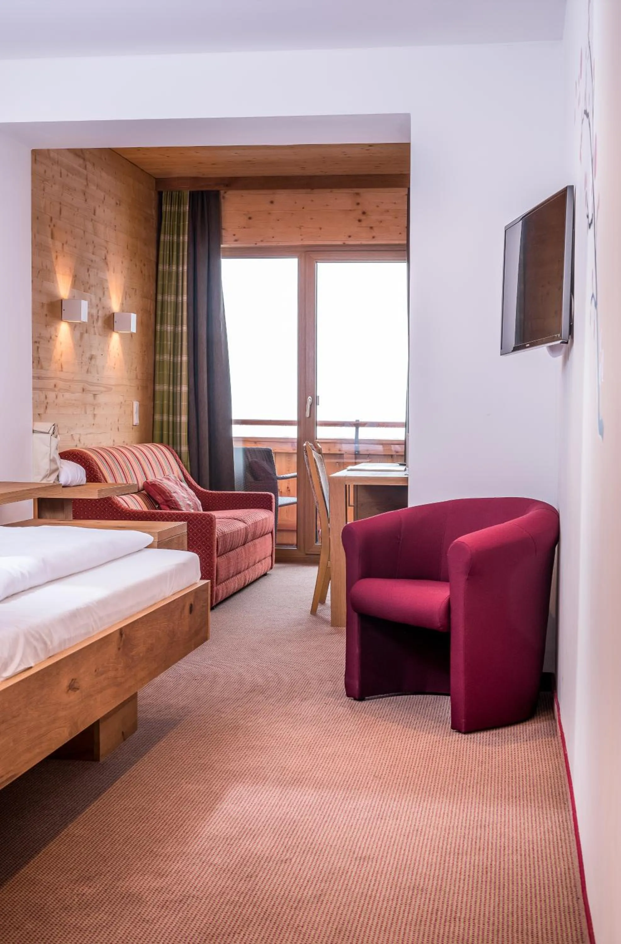 Photo of the whole room, Bed in Hotel Leonhard