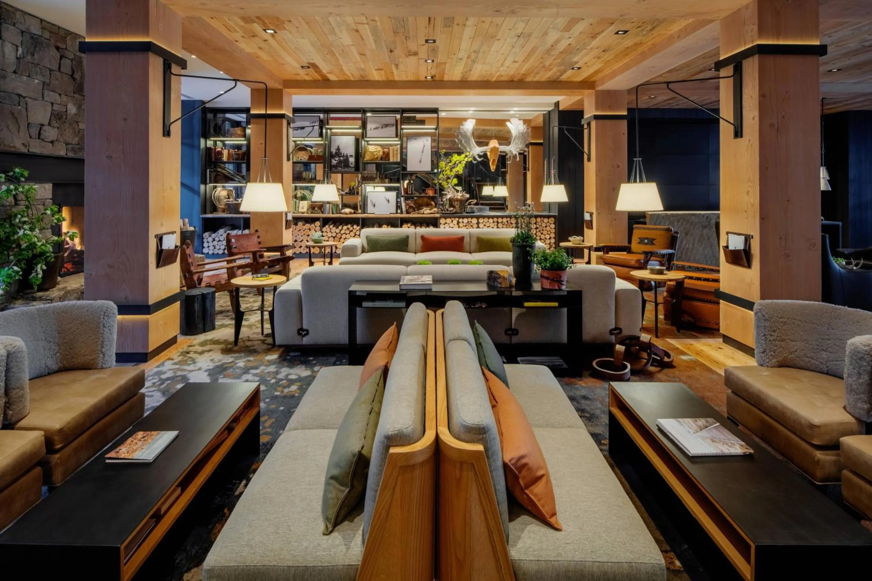 Lobby or reception in The Cloudveil, Autograph Collection