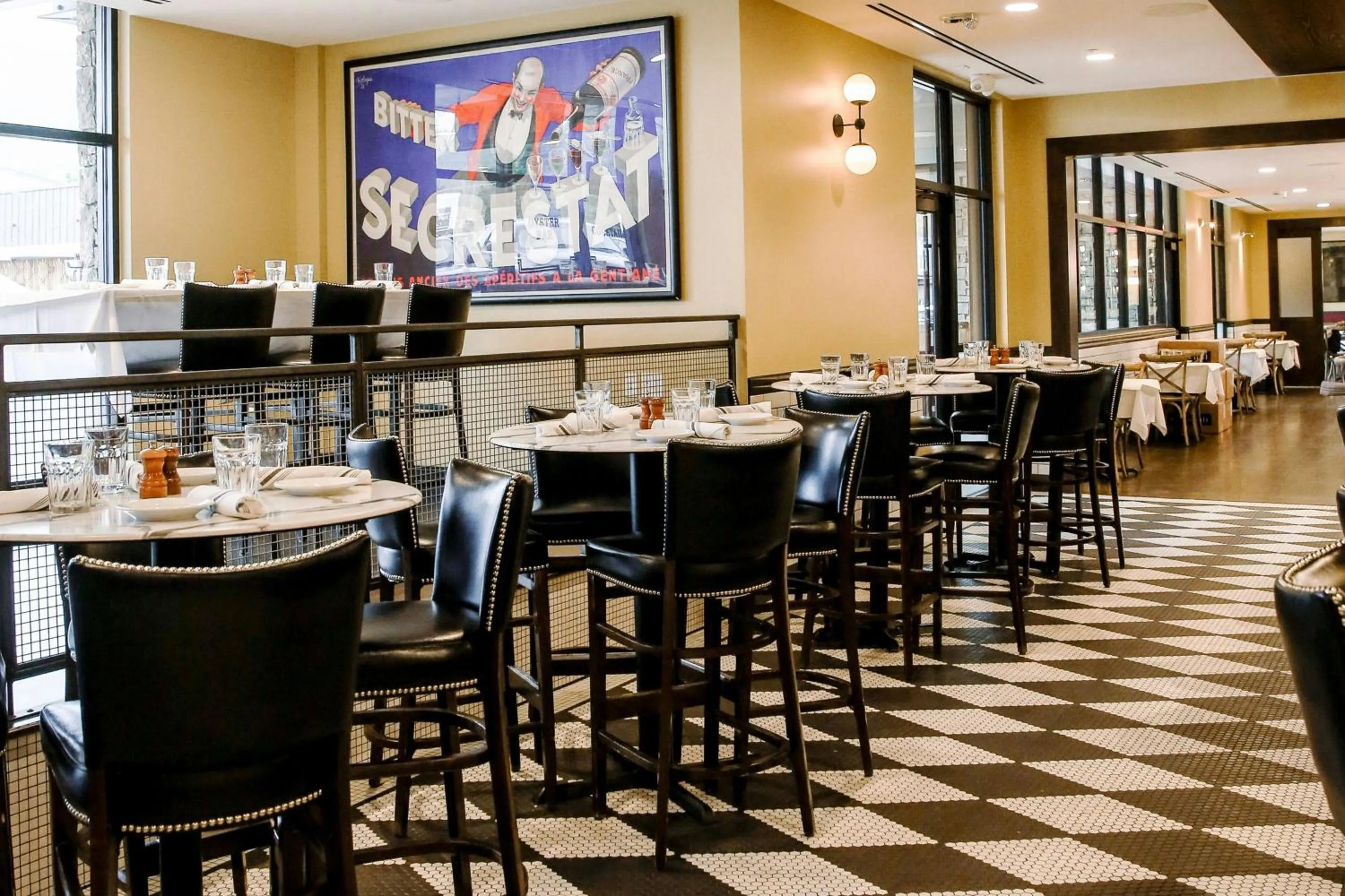 Lounge or bar in The Cloudveil, Autograph Collection