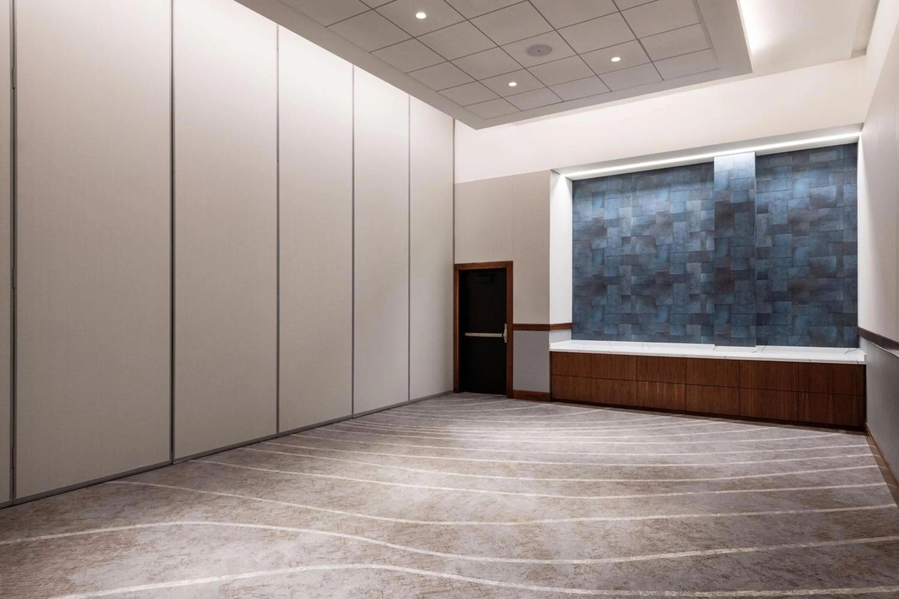 Meeting/conference room in Le Meridien Pasadena Arcadia