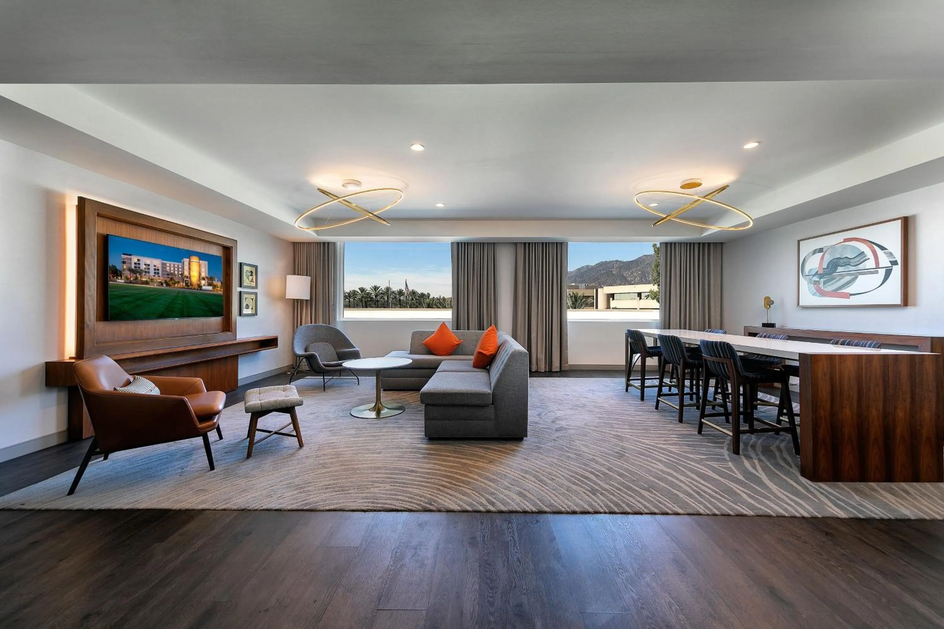 Photo of the whole room in Le Meridien Pasadena Arcadia