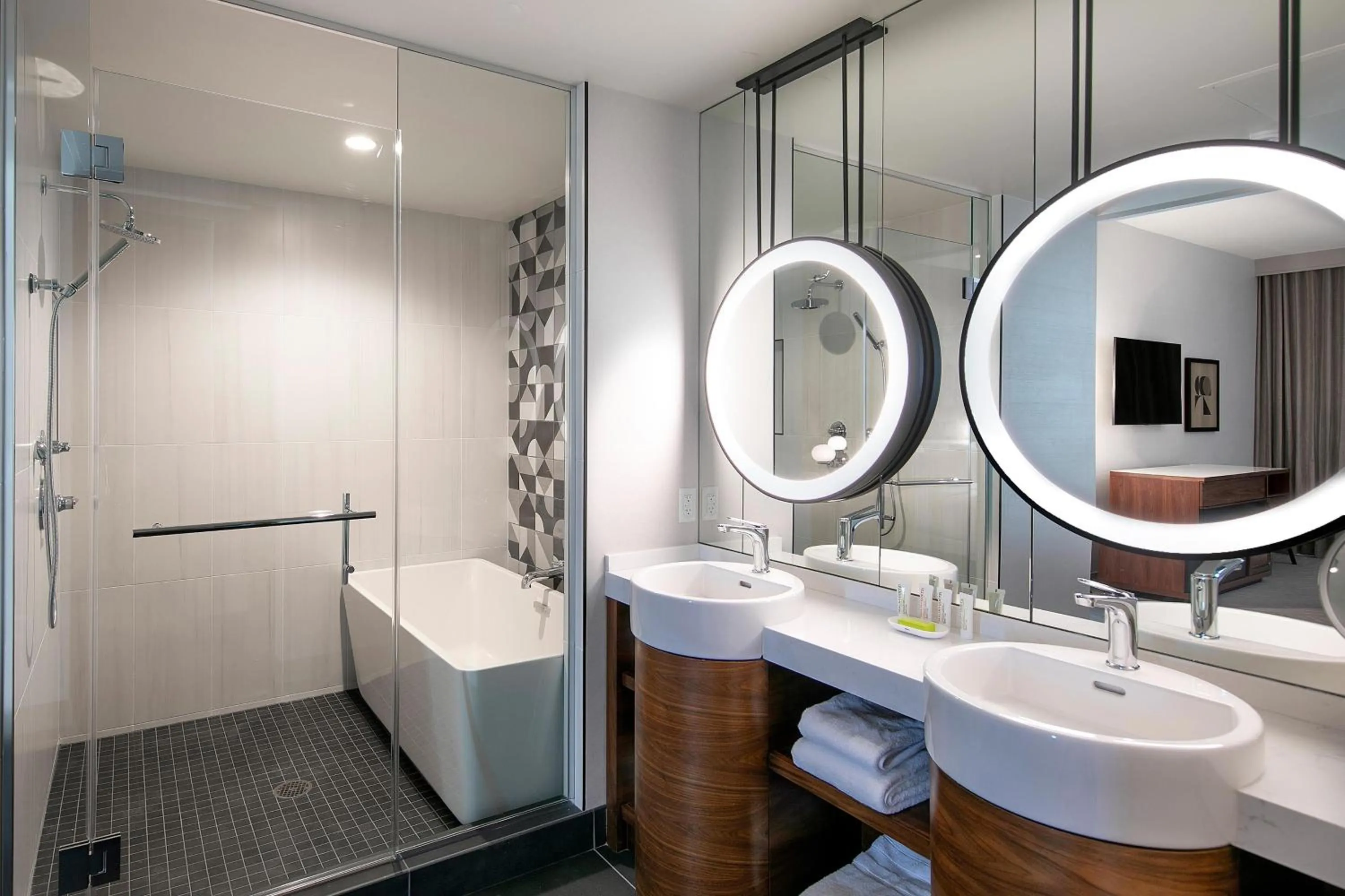 Bathroom in Le Meridien Pasadena Arcadia