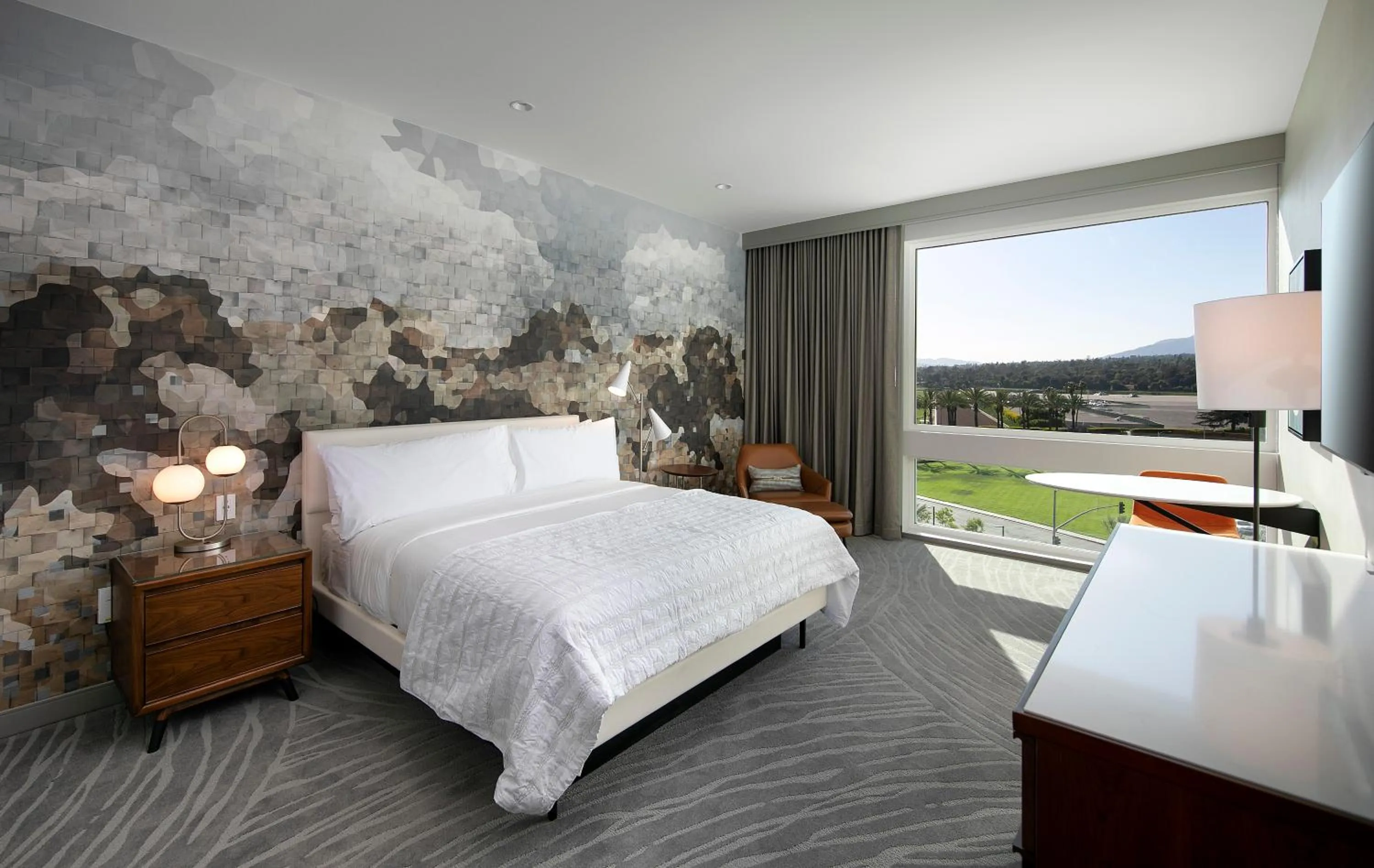 Bedroom, Bed in Le Meridien Pasadena Arcadia