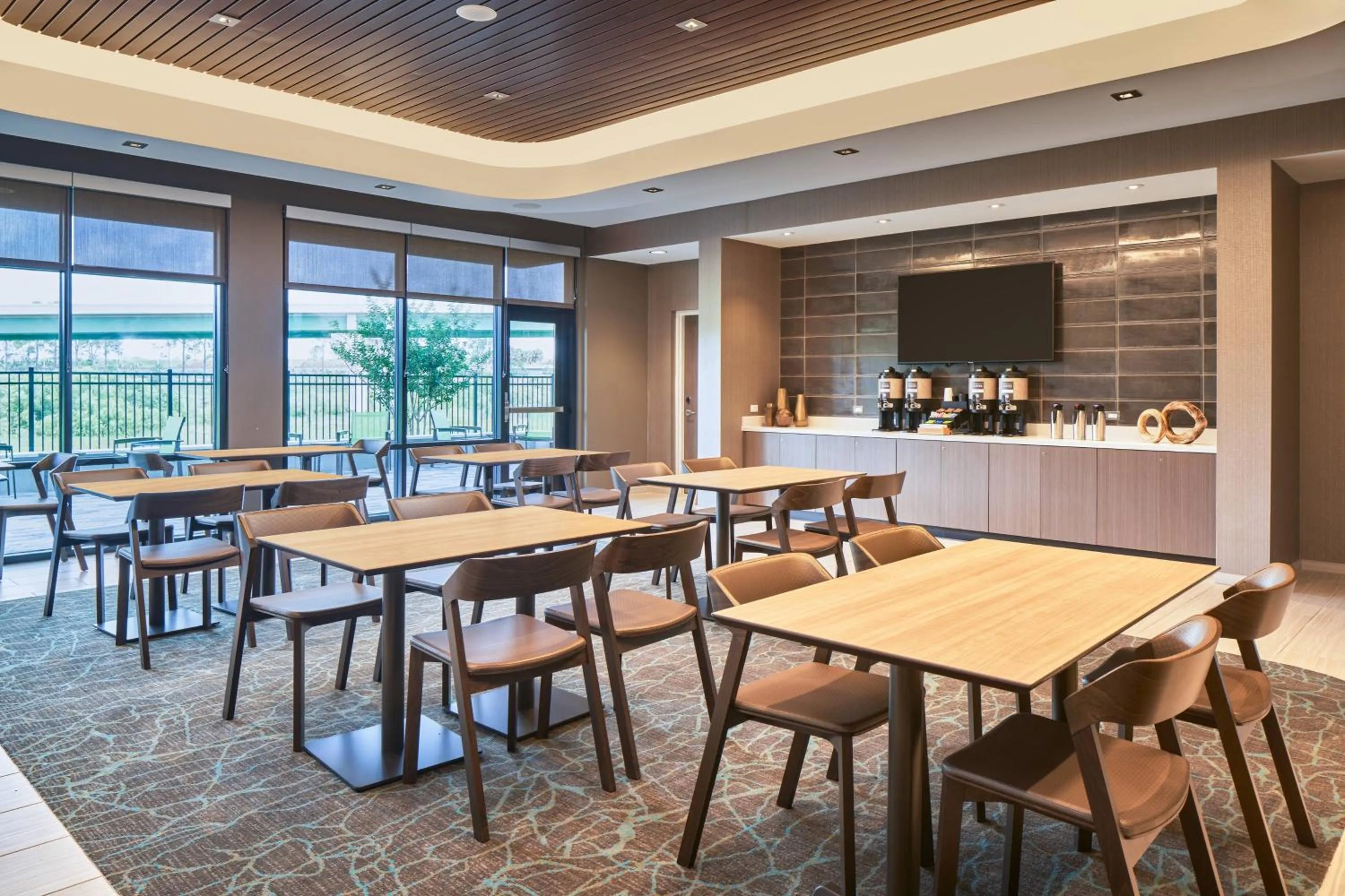 Breakfast in SpringHill Suites by Marriott Orlando Lake Nona