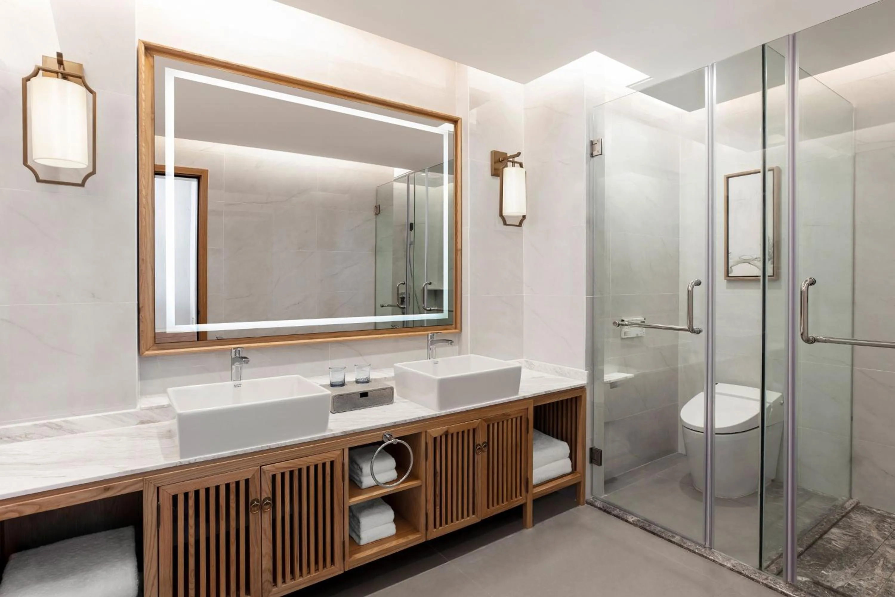 Bathroom in Sheraton Maoming Romantic Beach Resort