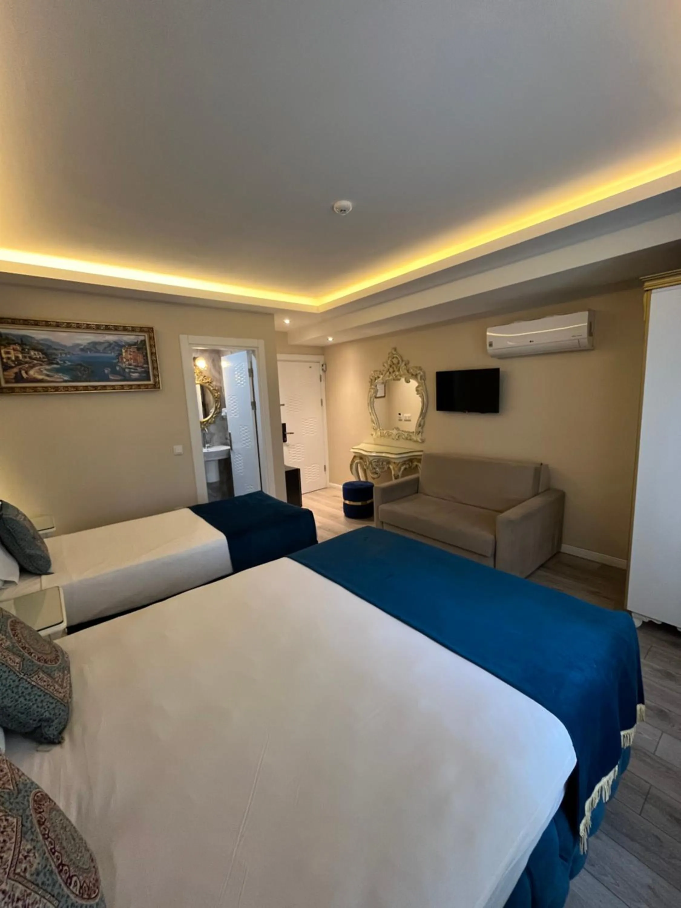 TV and multimedia, Bed in Constantinopolis Hotel