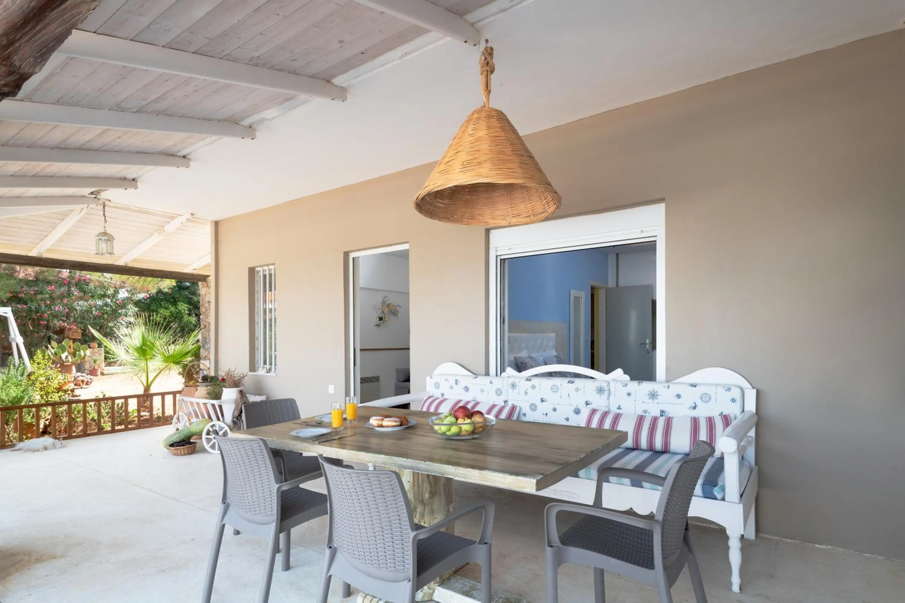 Dining area in Aegean Apartments