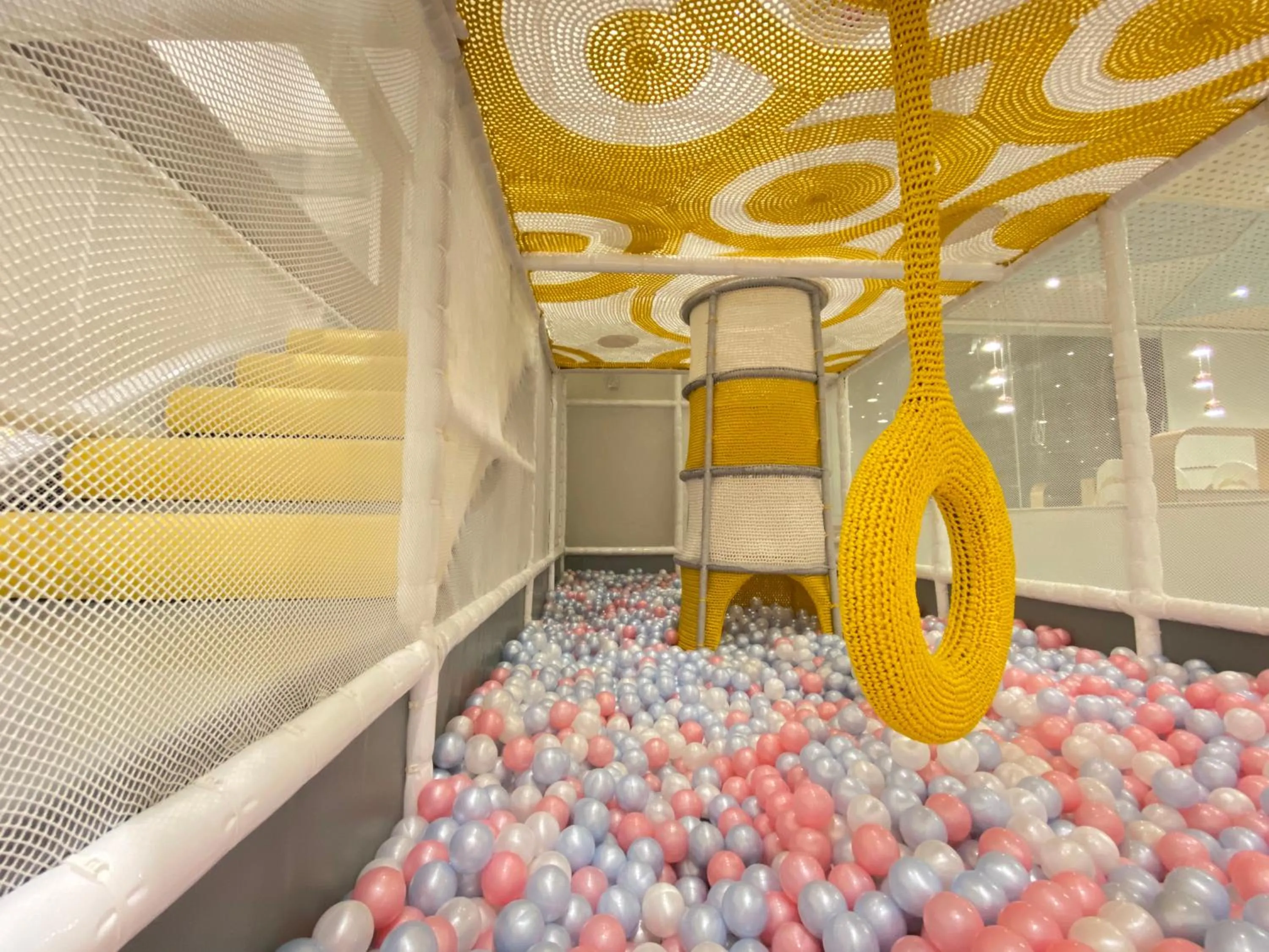 Kids's club in Shineworld 11