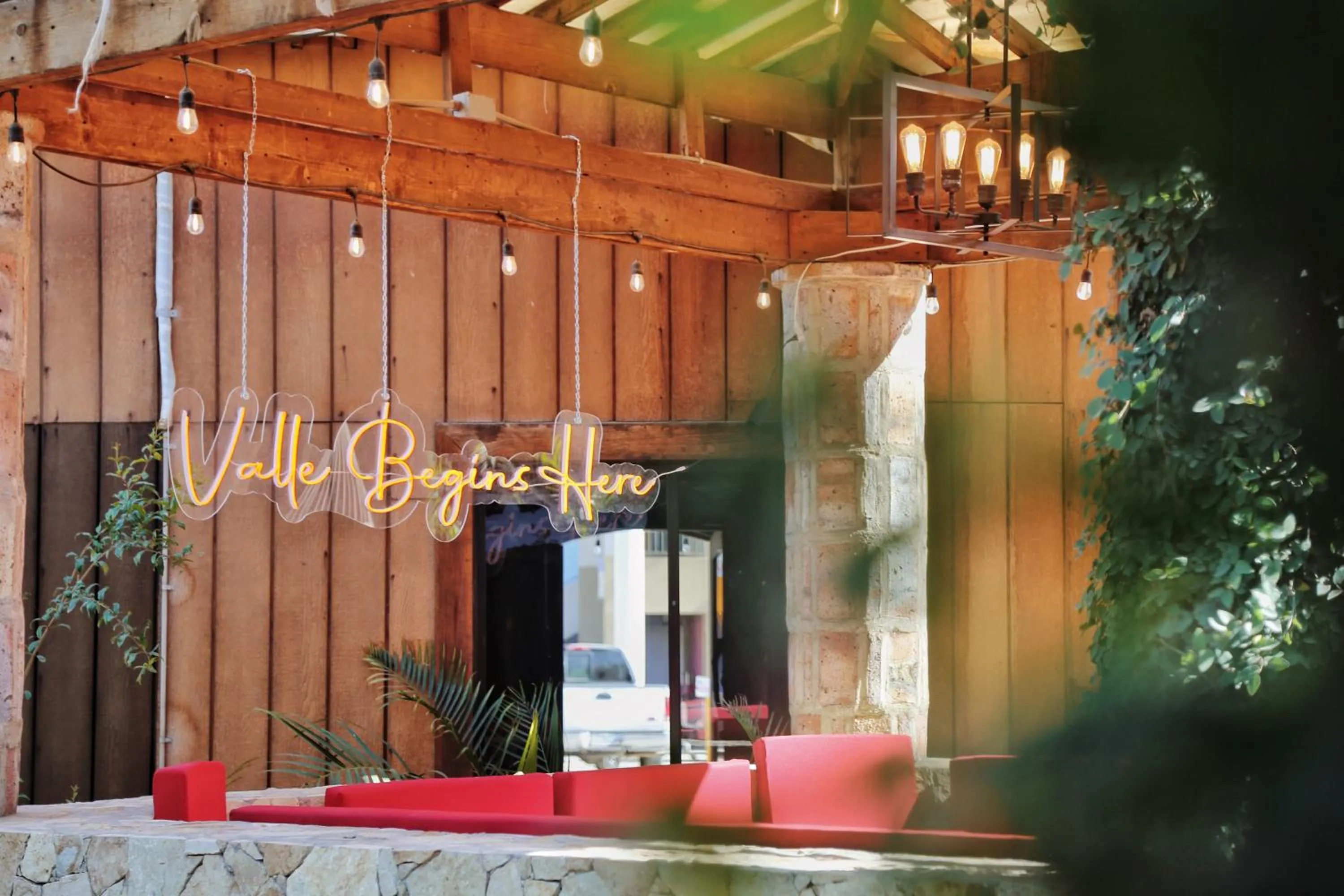 Property logo or sign in Hotel Valle 13 Ruta del Vino